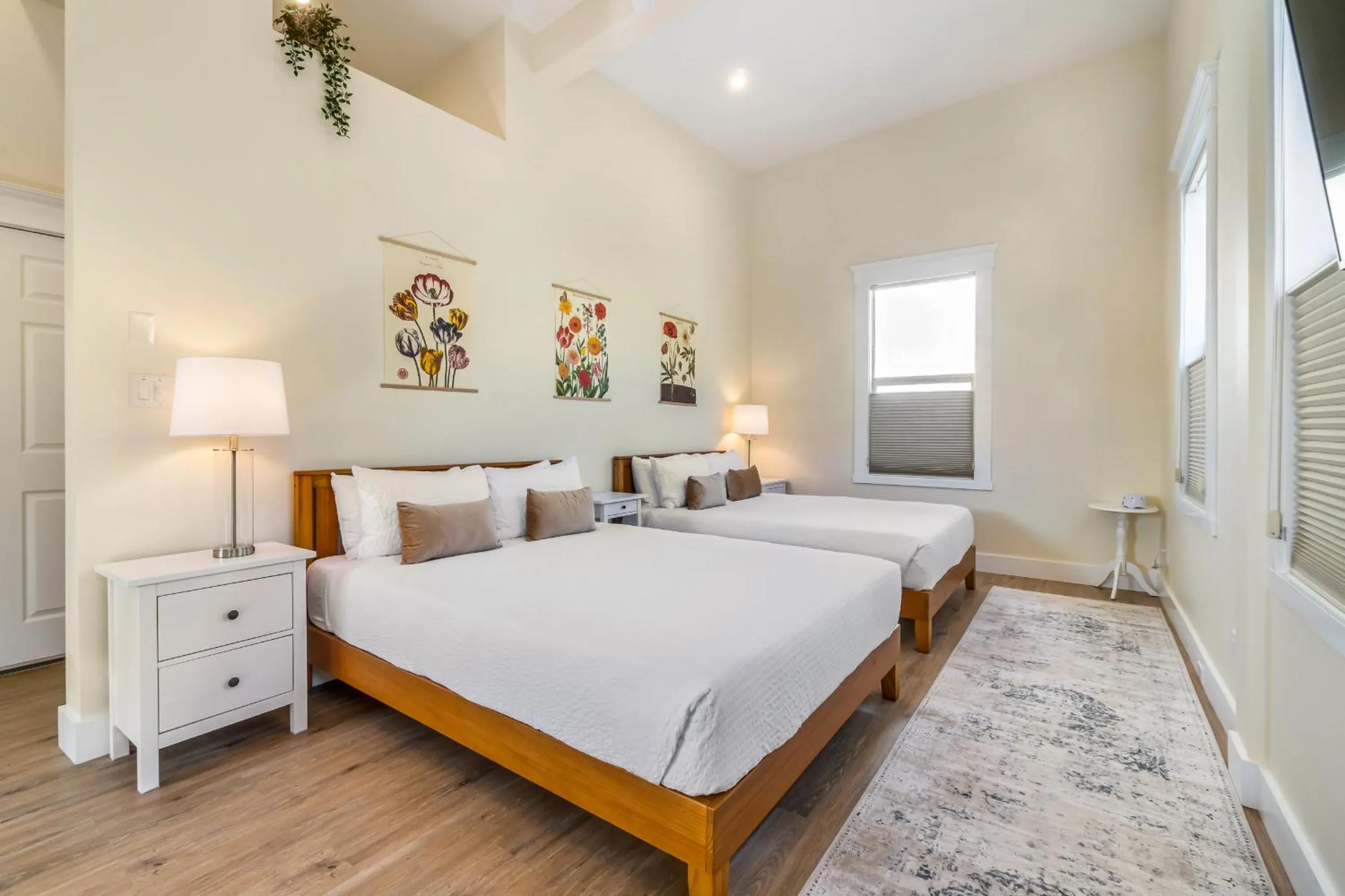 Bed in Stirling All Suites Hotel