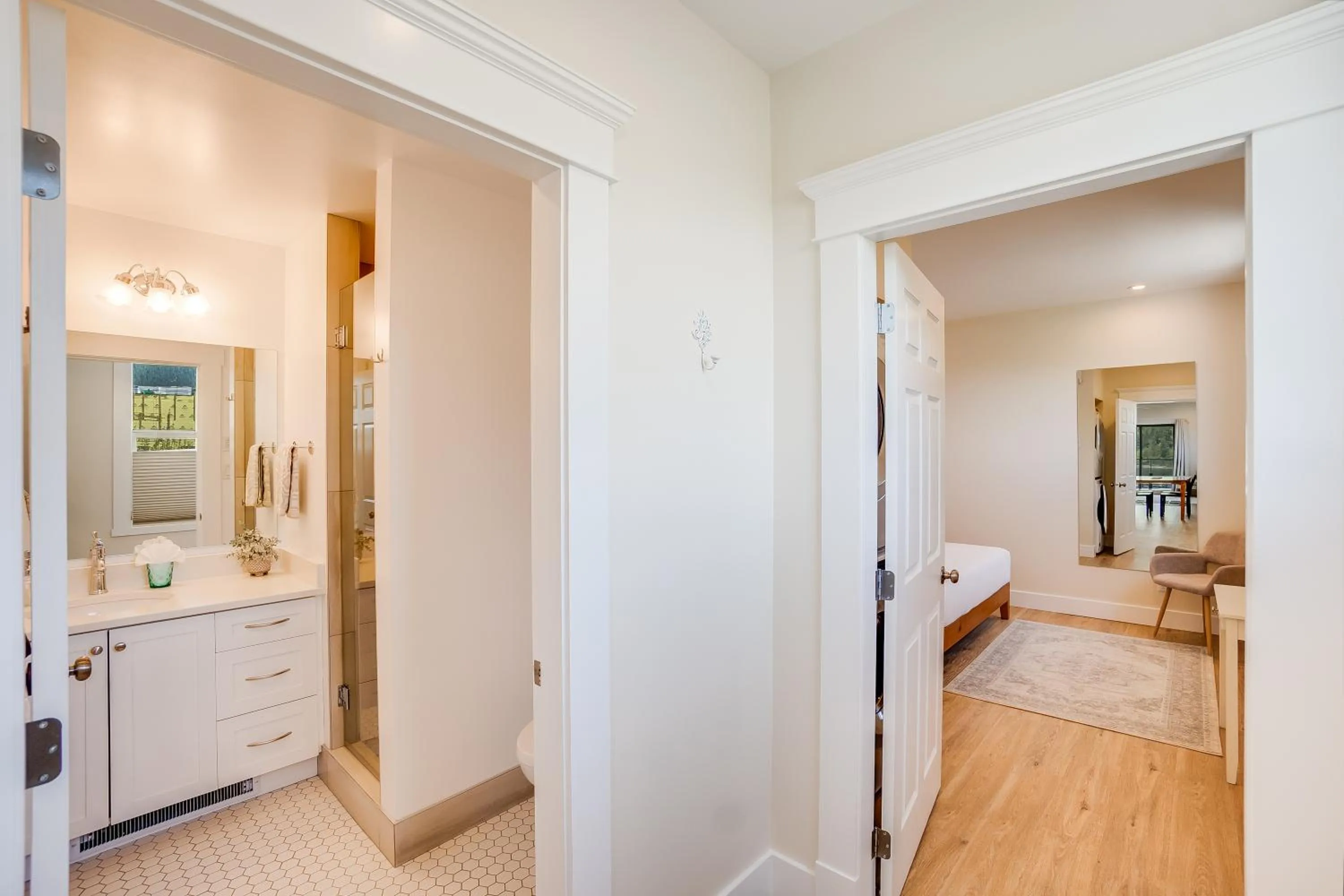 Bathroom in Stirling All Suites Hotel