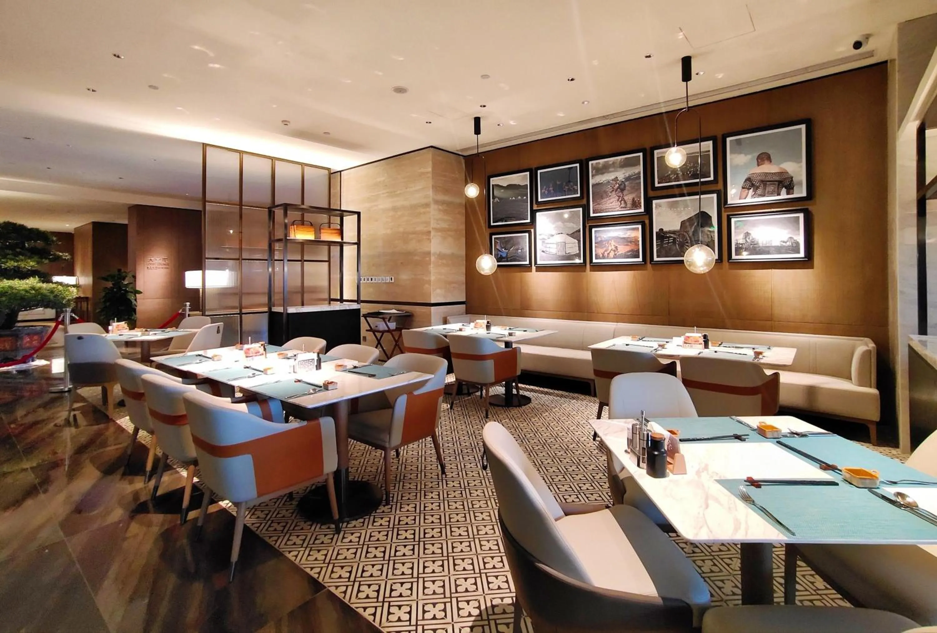 Restaurant/places to eat in Crowne Plaza Hohhot City Center