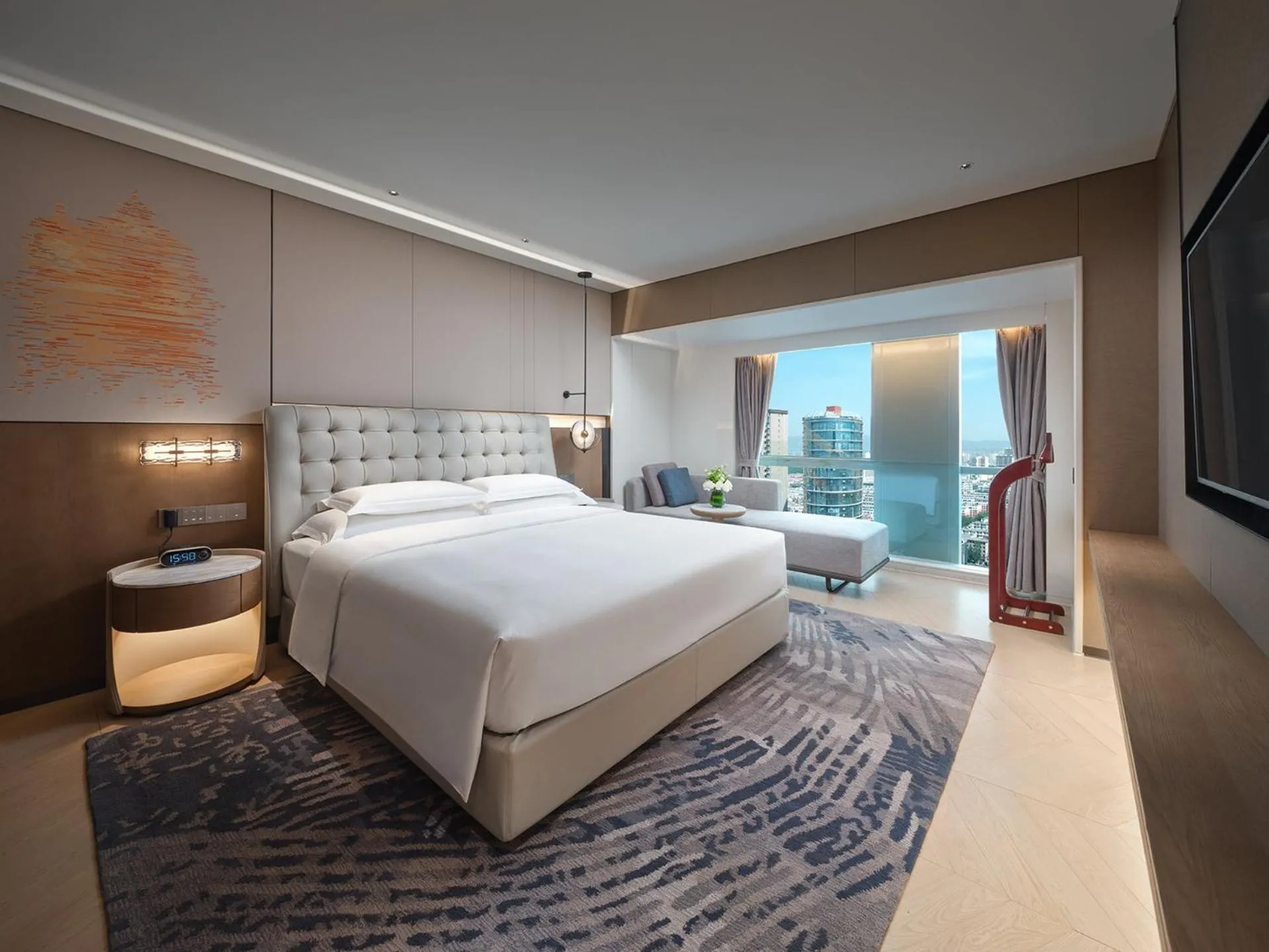 Photo of the whole room, Bed in Crowne Plaza Hohhot City Center