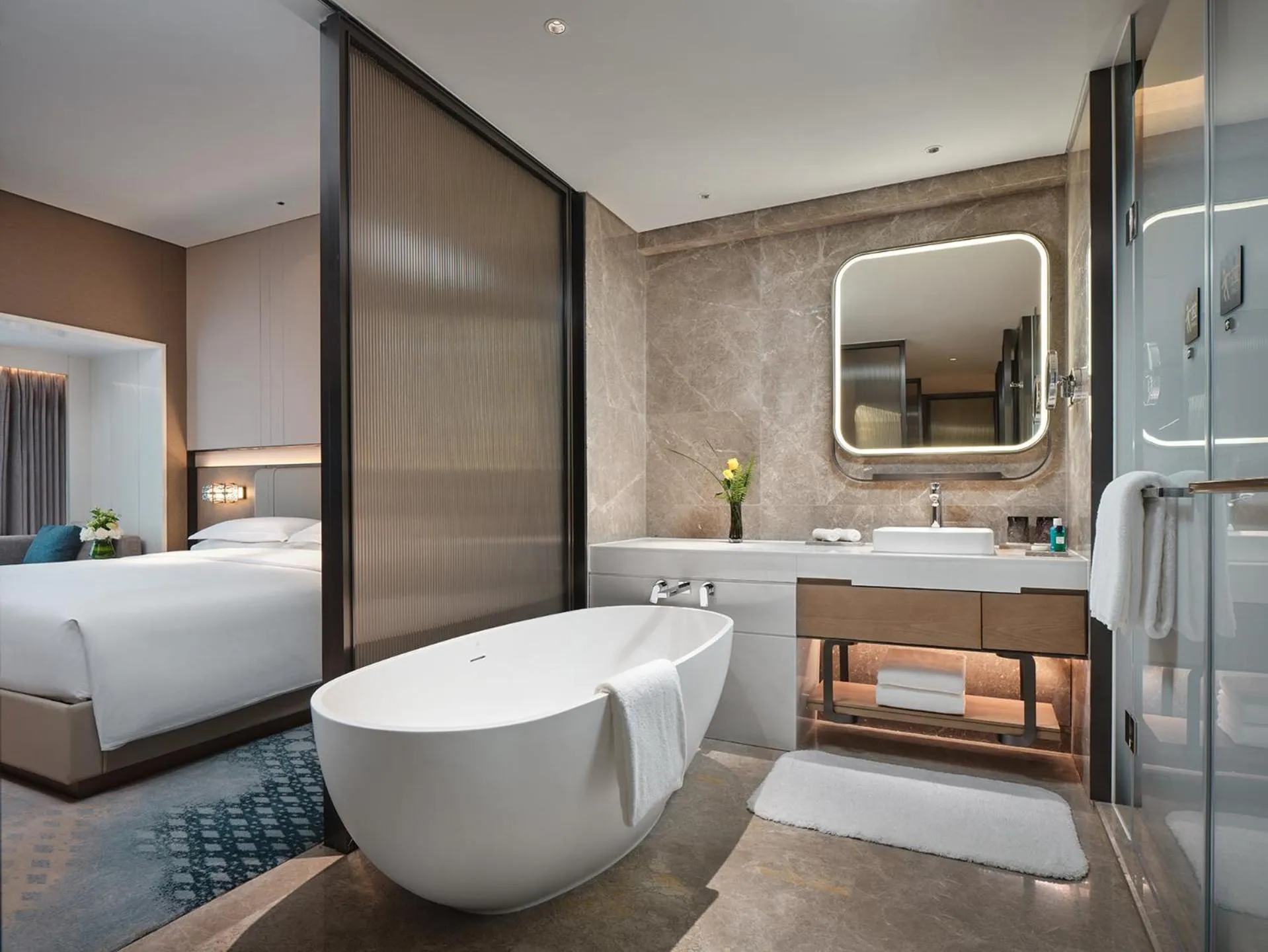 Bathroom, Bed in Crowne Plaza Hohhot City Center