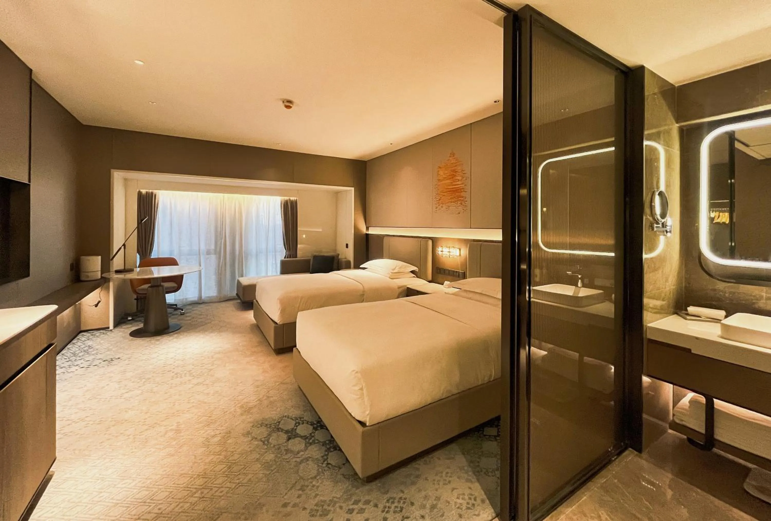 Photo of the whole room, Bed in Crowne Plaza Hohhot City Center