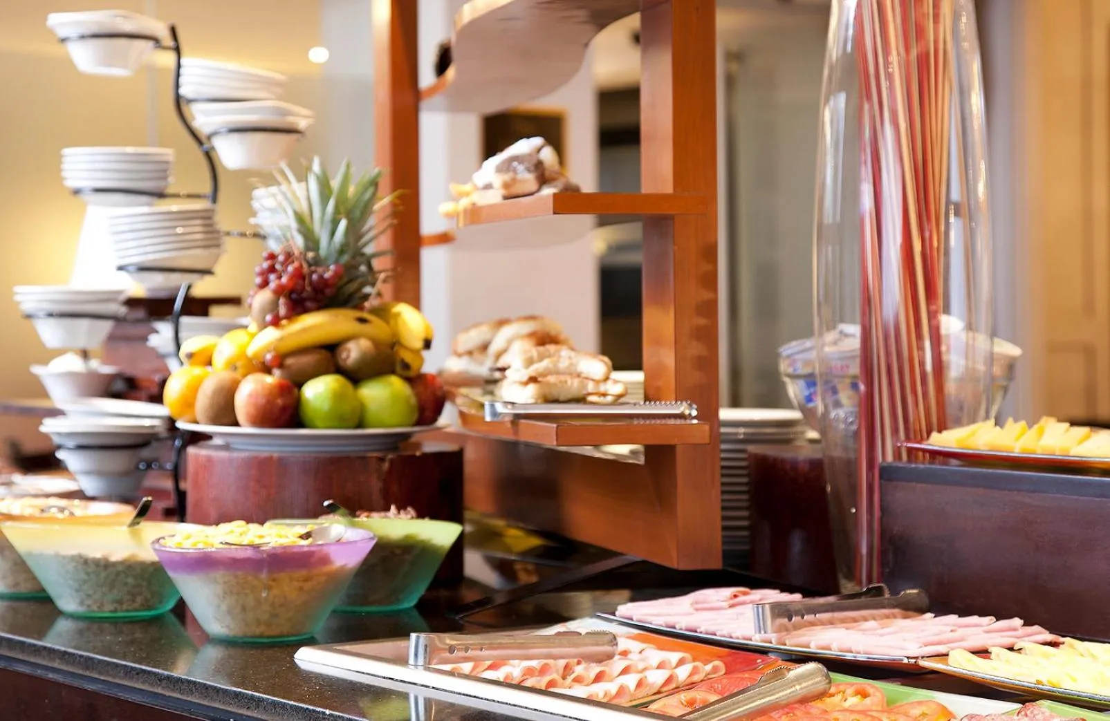 Food and drinks in Savoy Hotel