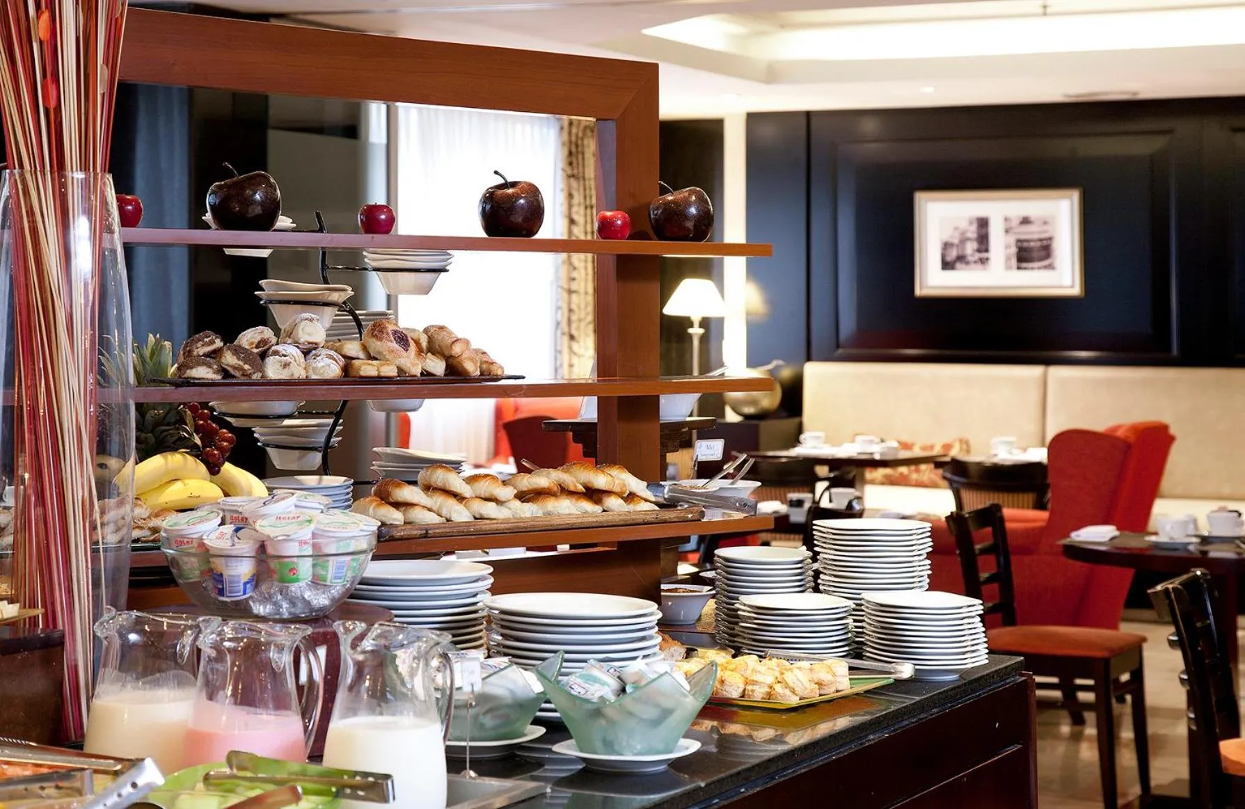 Food and drinks in Savoy Hotel