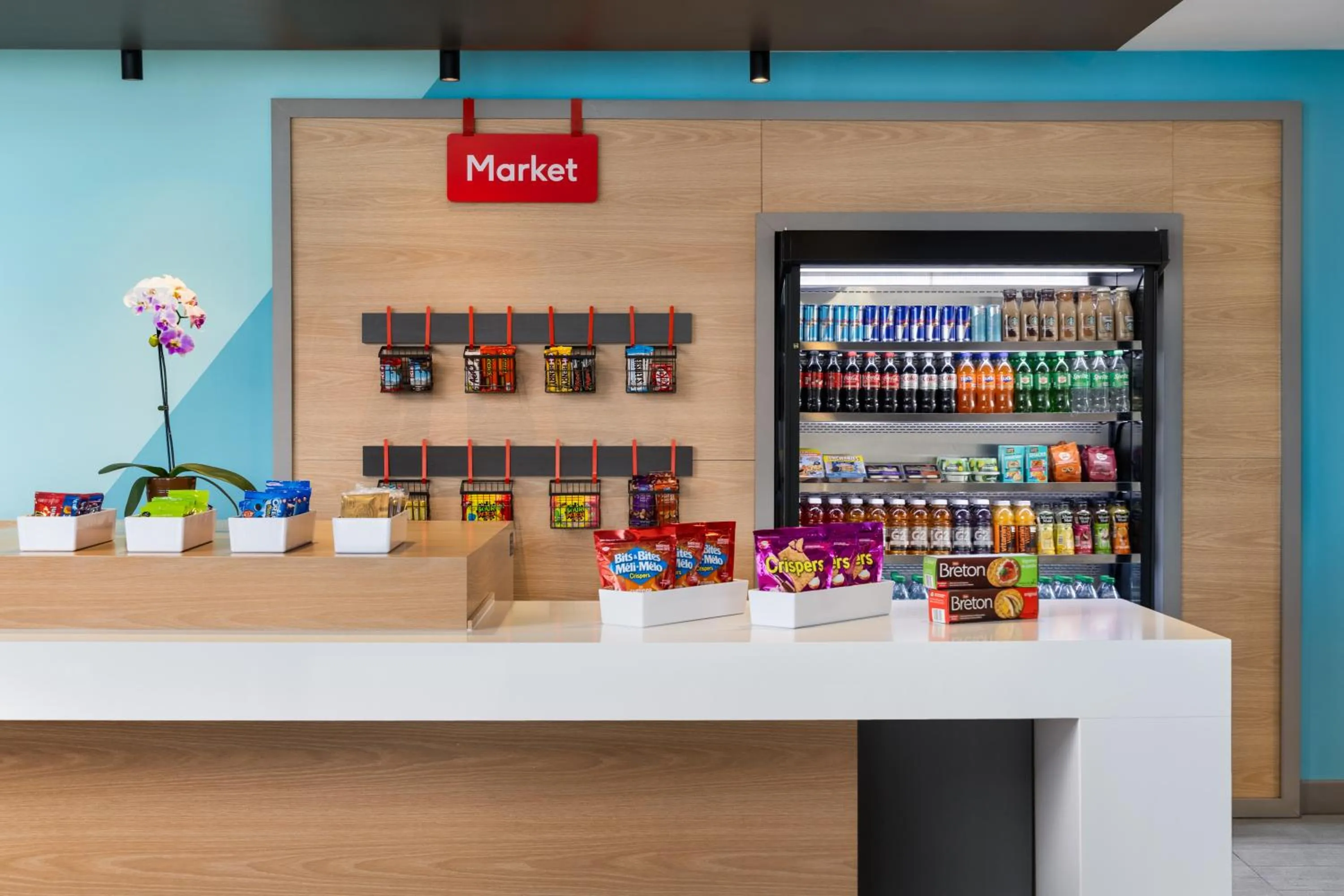 Lobby or reception in avid Hotel - Toronto - Vaughan Southwest by IHG