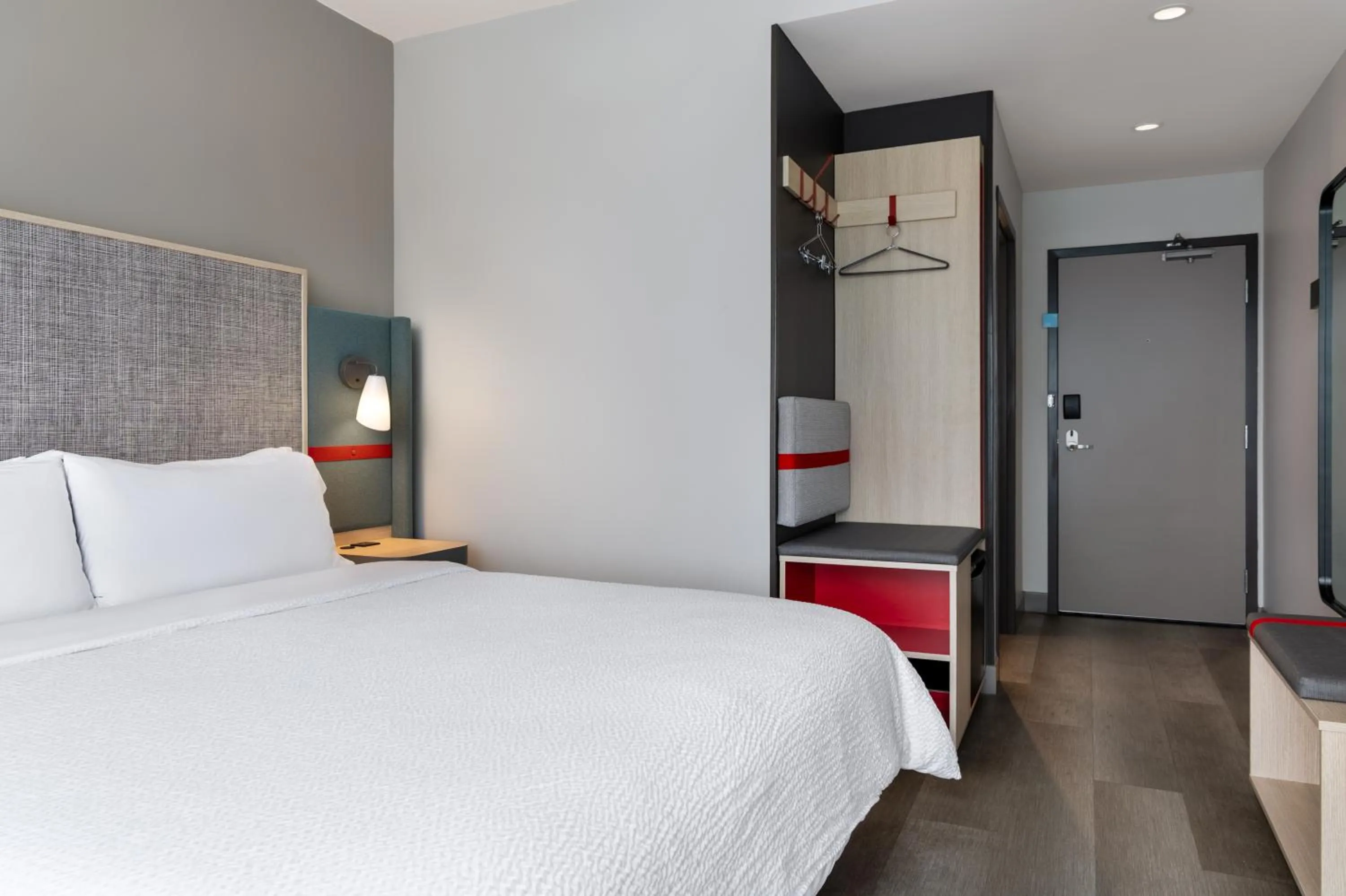 Bed in avid Hotel - Toronto - Vaughan Southwest by IHG