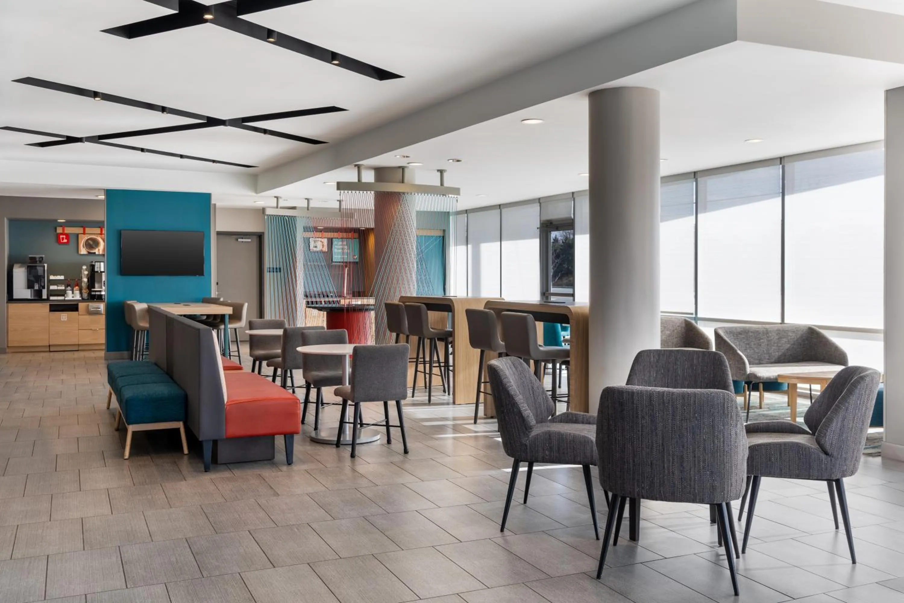 Lobby or reception in avid Hotel - Toronto - Vaughan Southwest by IHG