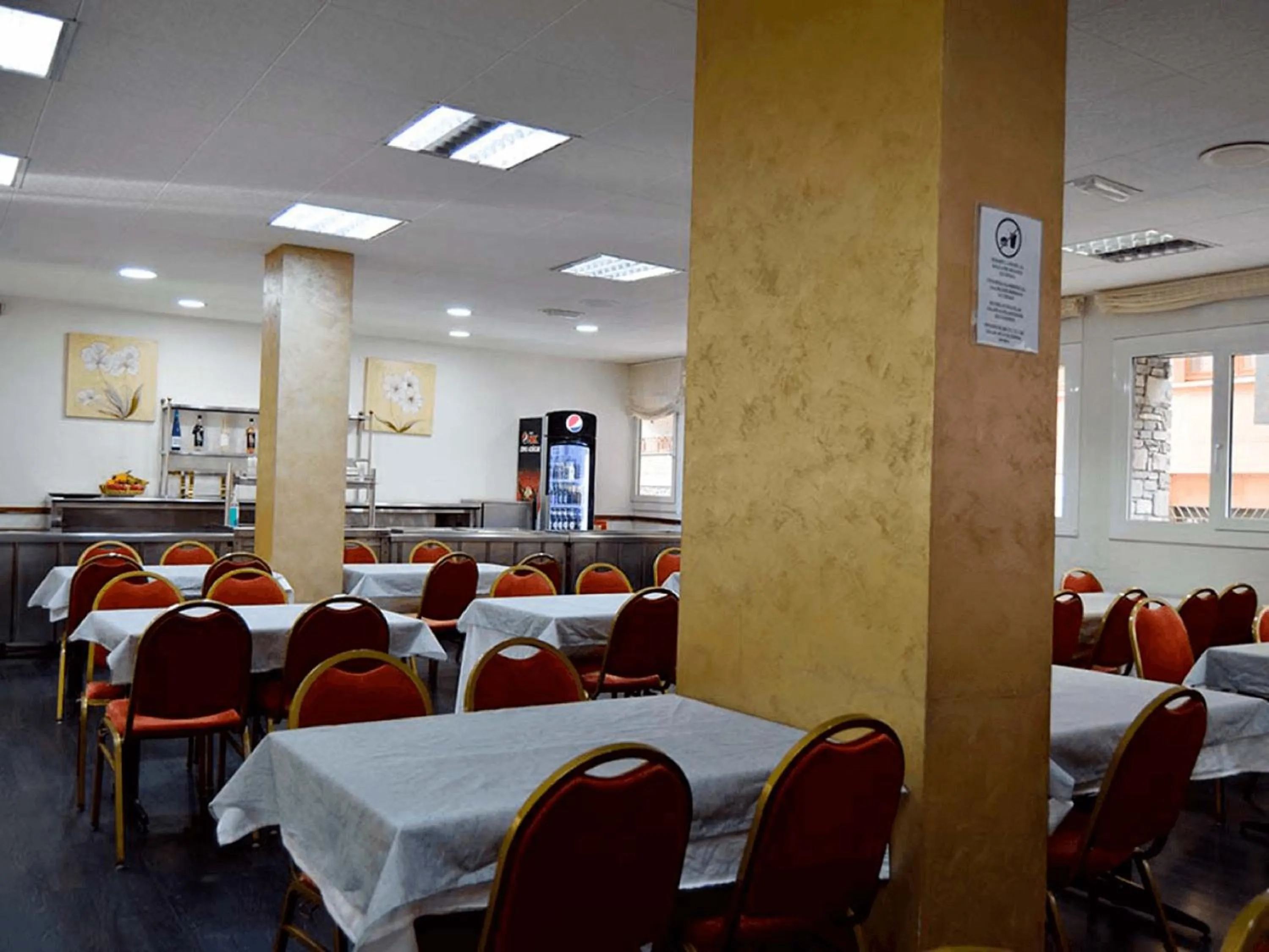 Restaurant/places to eat in Hotel Pere D'Urg 3000