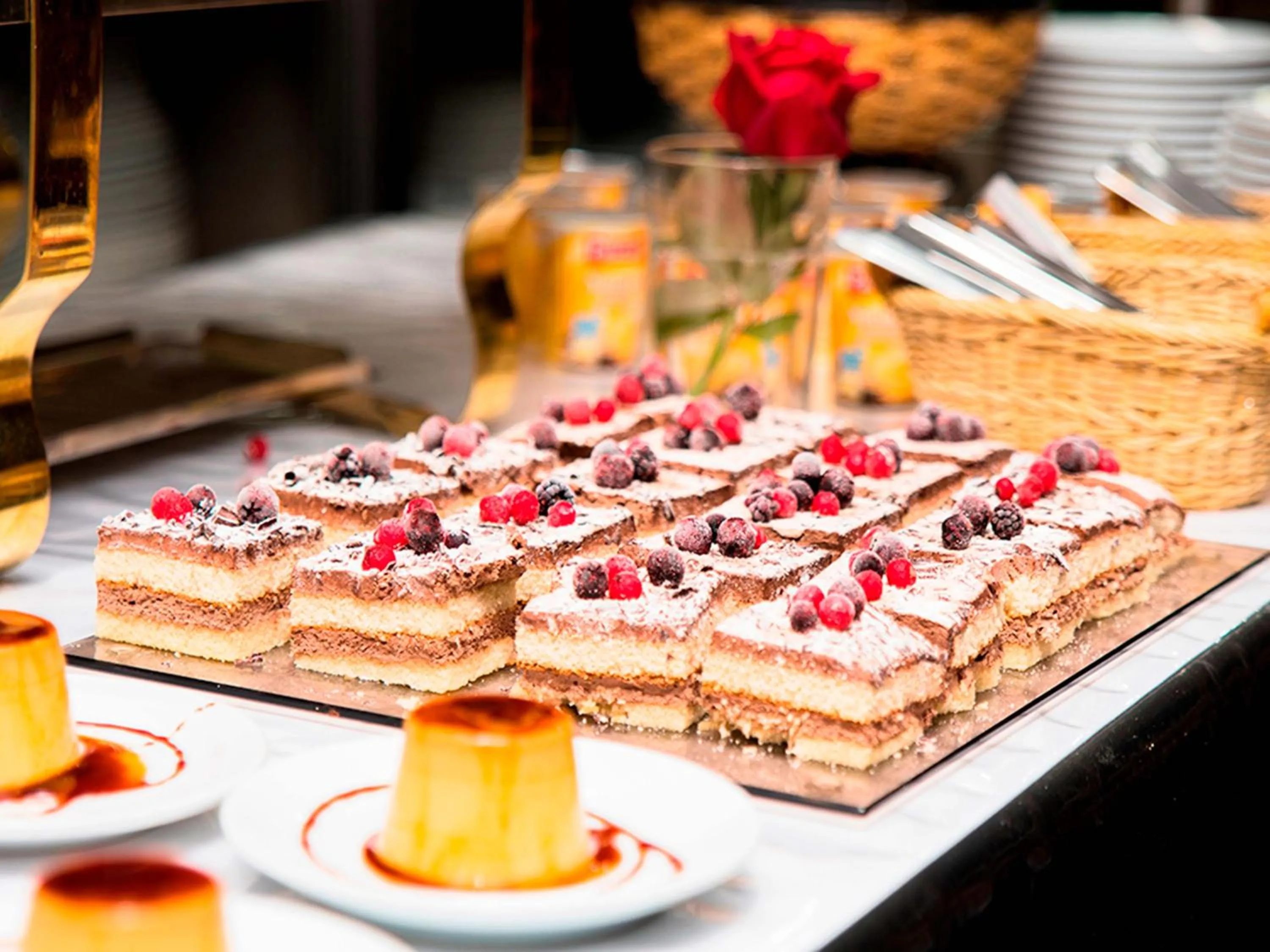 Restaurant/places to eat in Hotel Pere D'Urg 3000