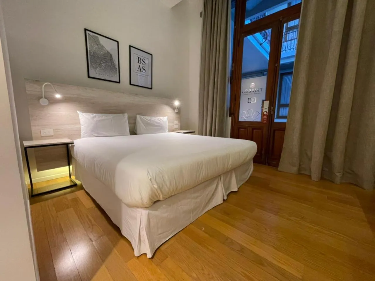 Bedroom, Bed in Up Tribeca