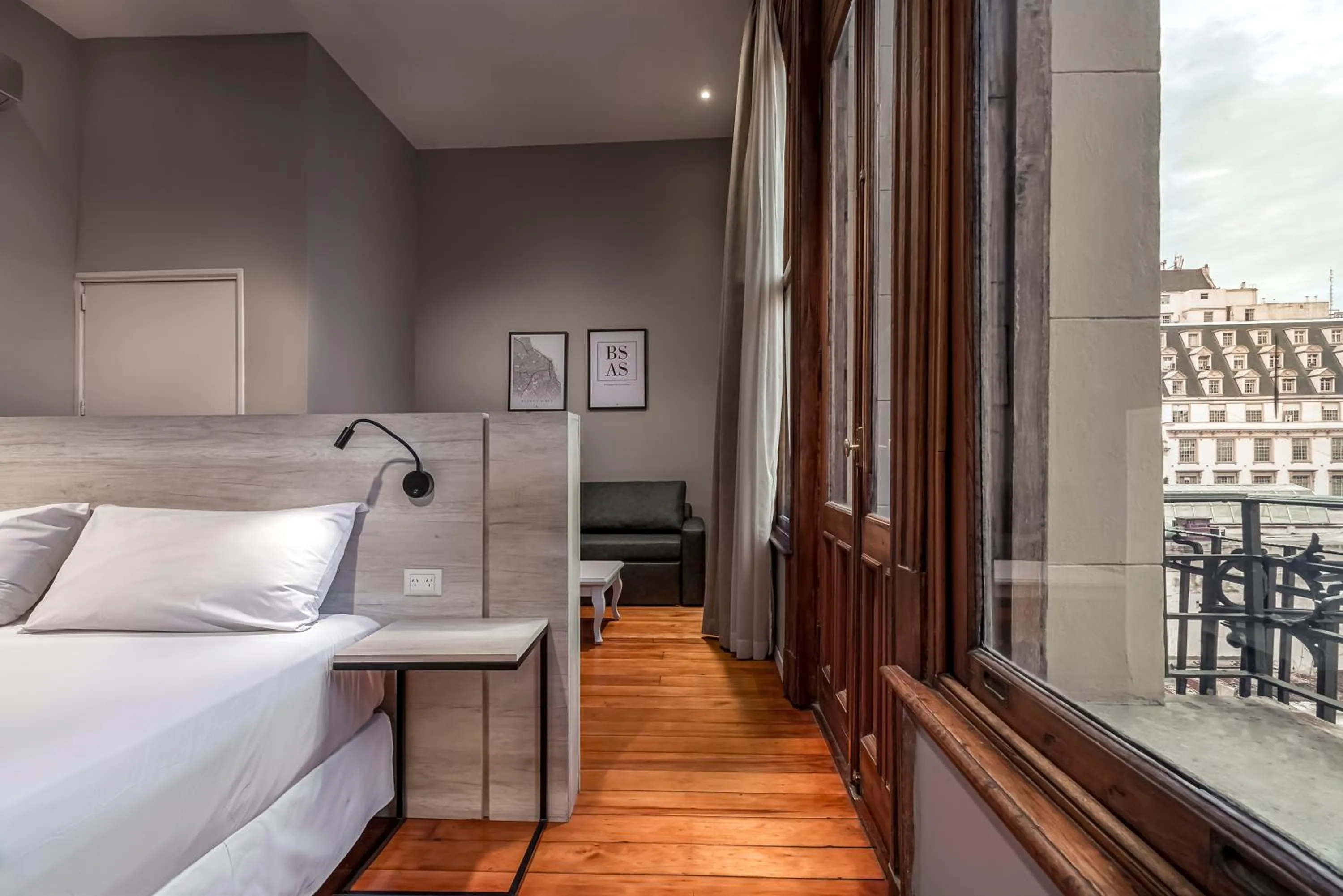 Bedroom, Bed in Up Tribeca