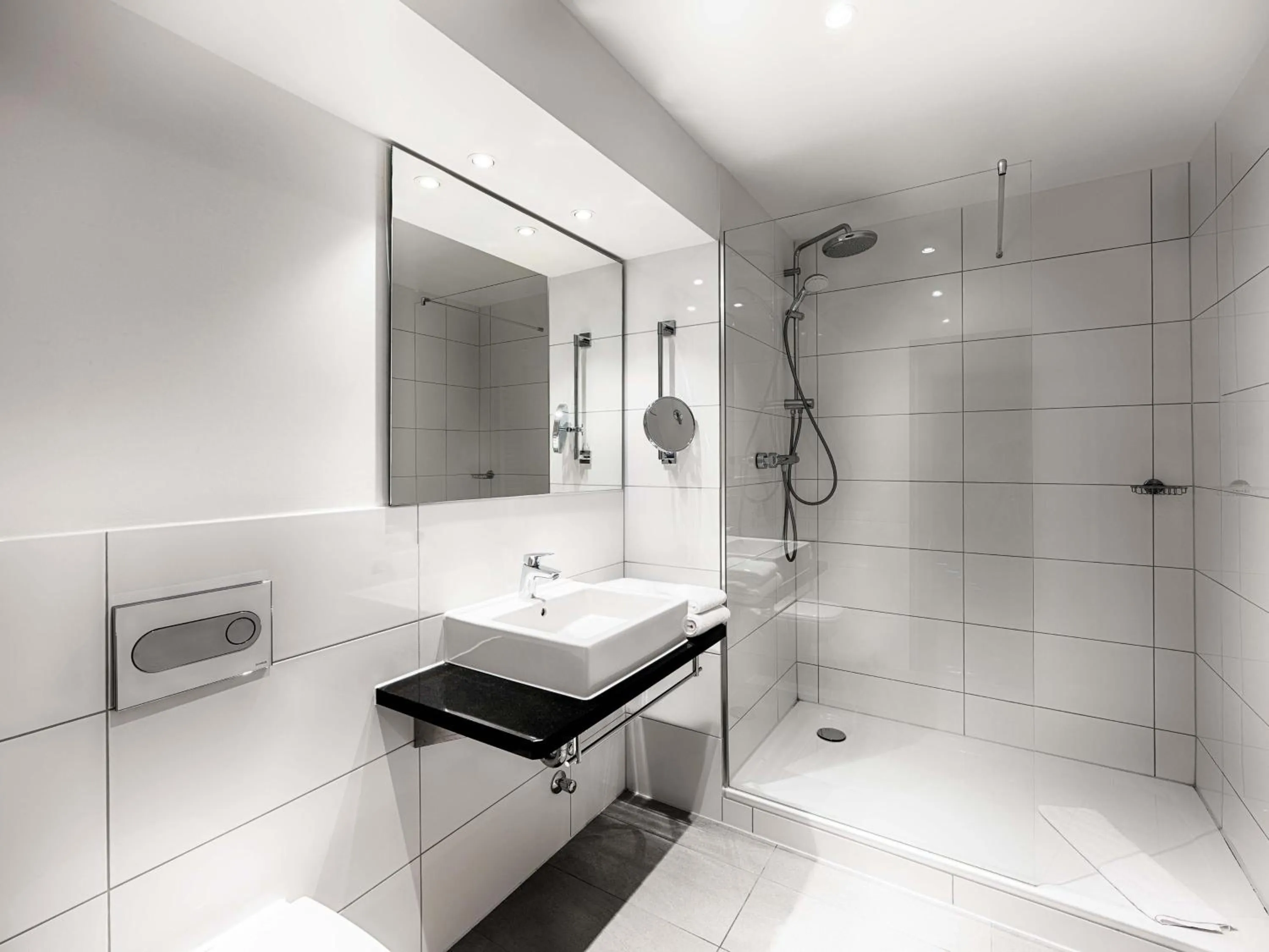 Shower in B&B Hotel München-Hbf