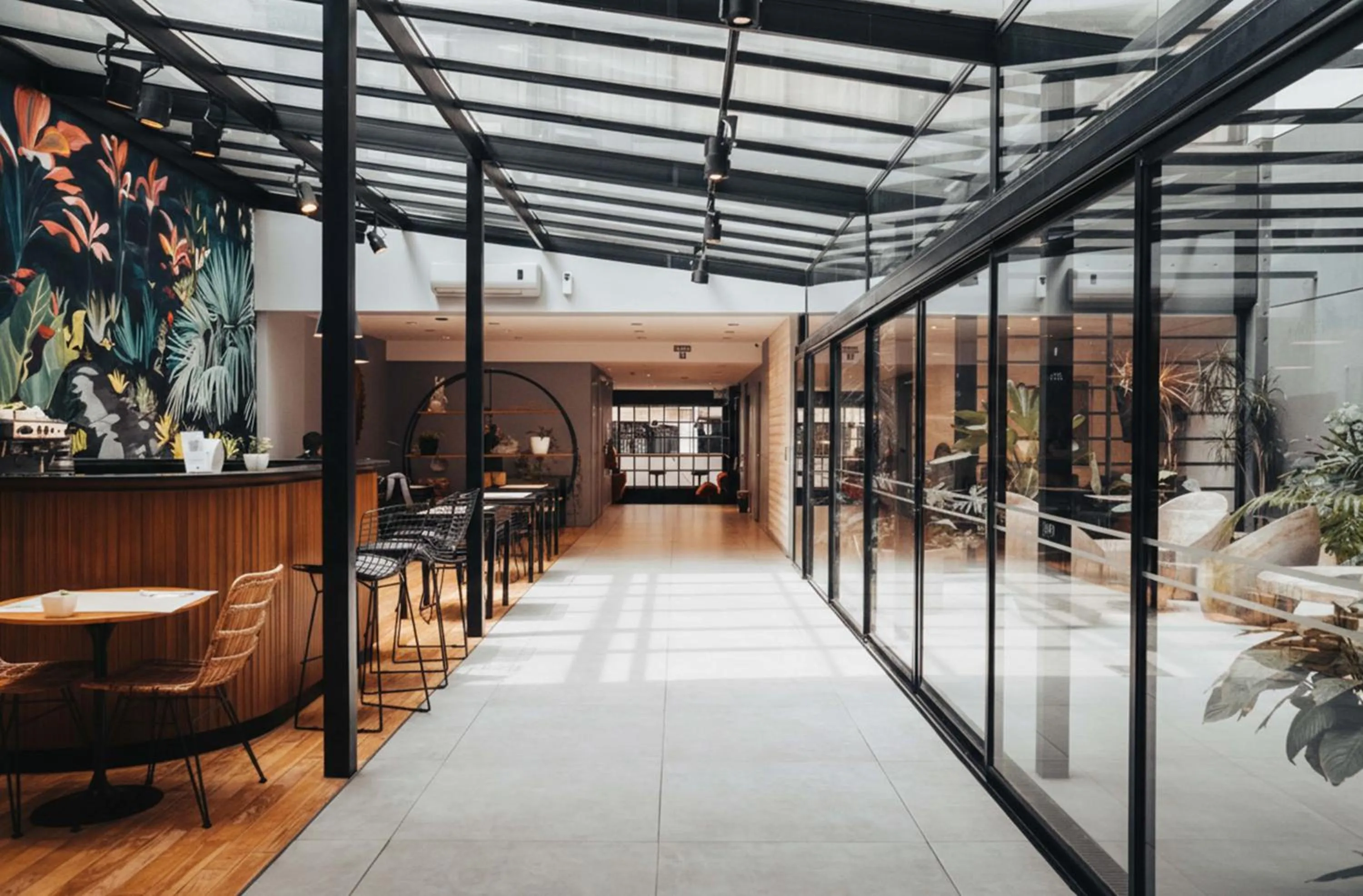 Restaurant/places to eat in Deco Collection