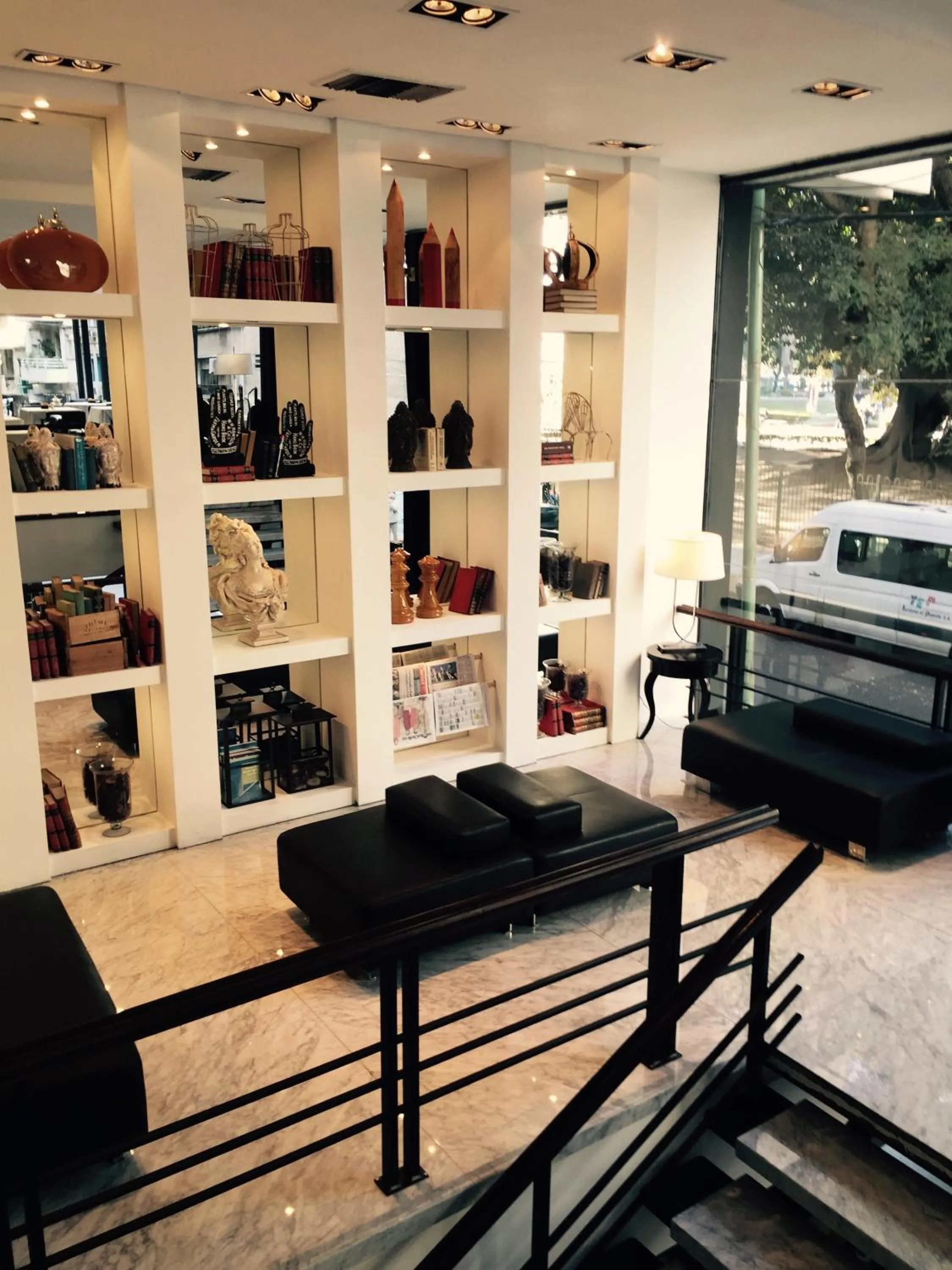 Library in Bisonte Libertad