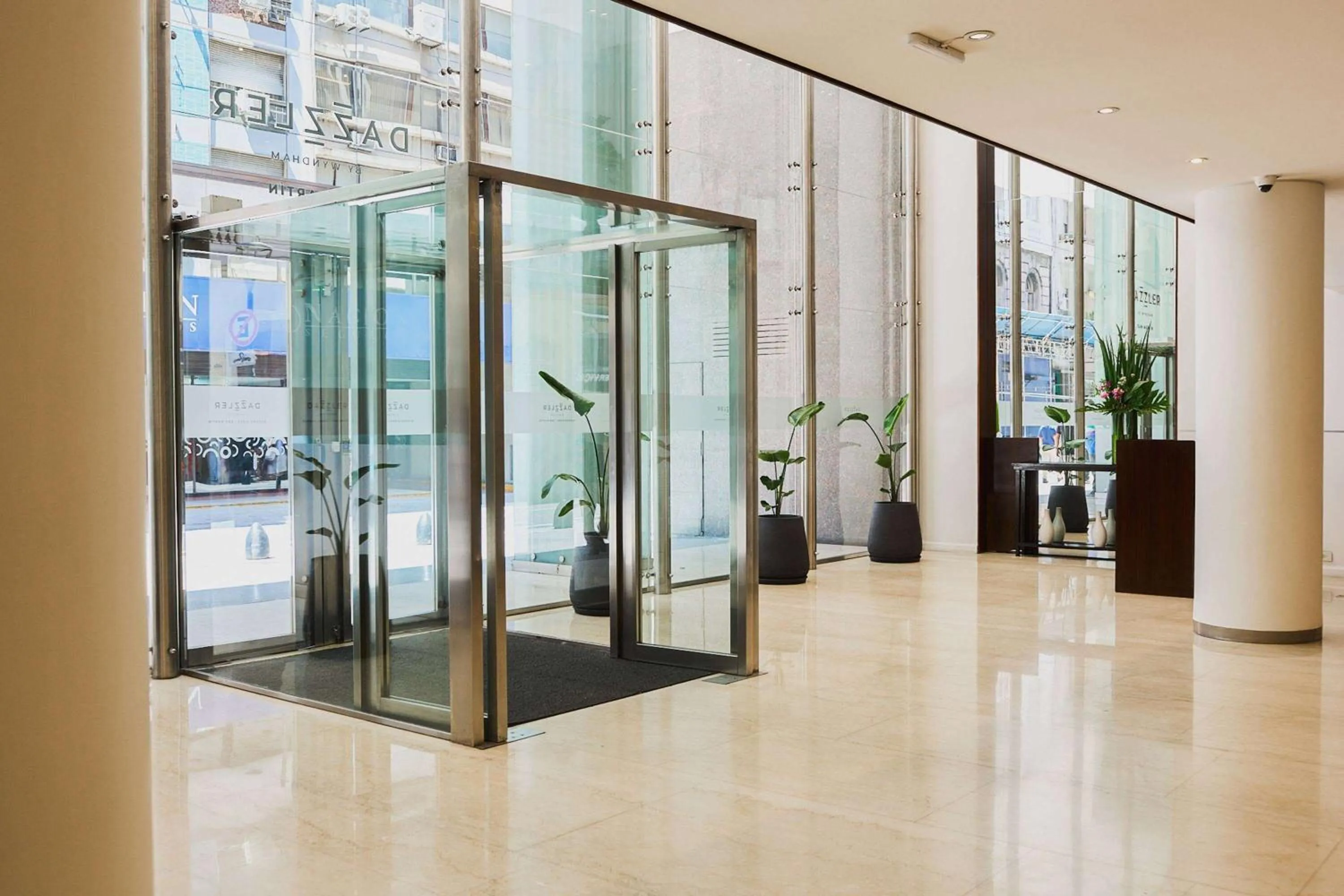 Lobby or reception in Dazzler by Wyndham Buenos Aires San Martin