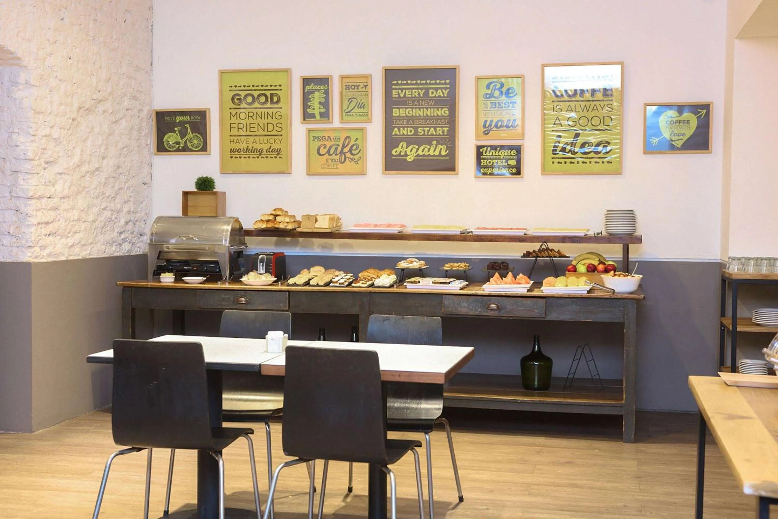 Restaurant/places to eat in Esplendor by Wyndham Buenos Aires