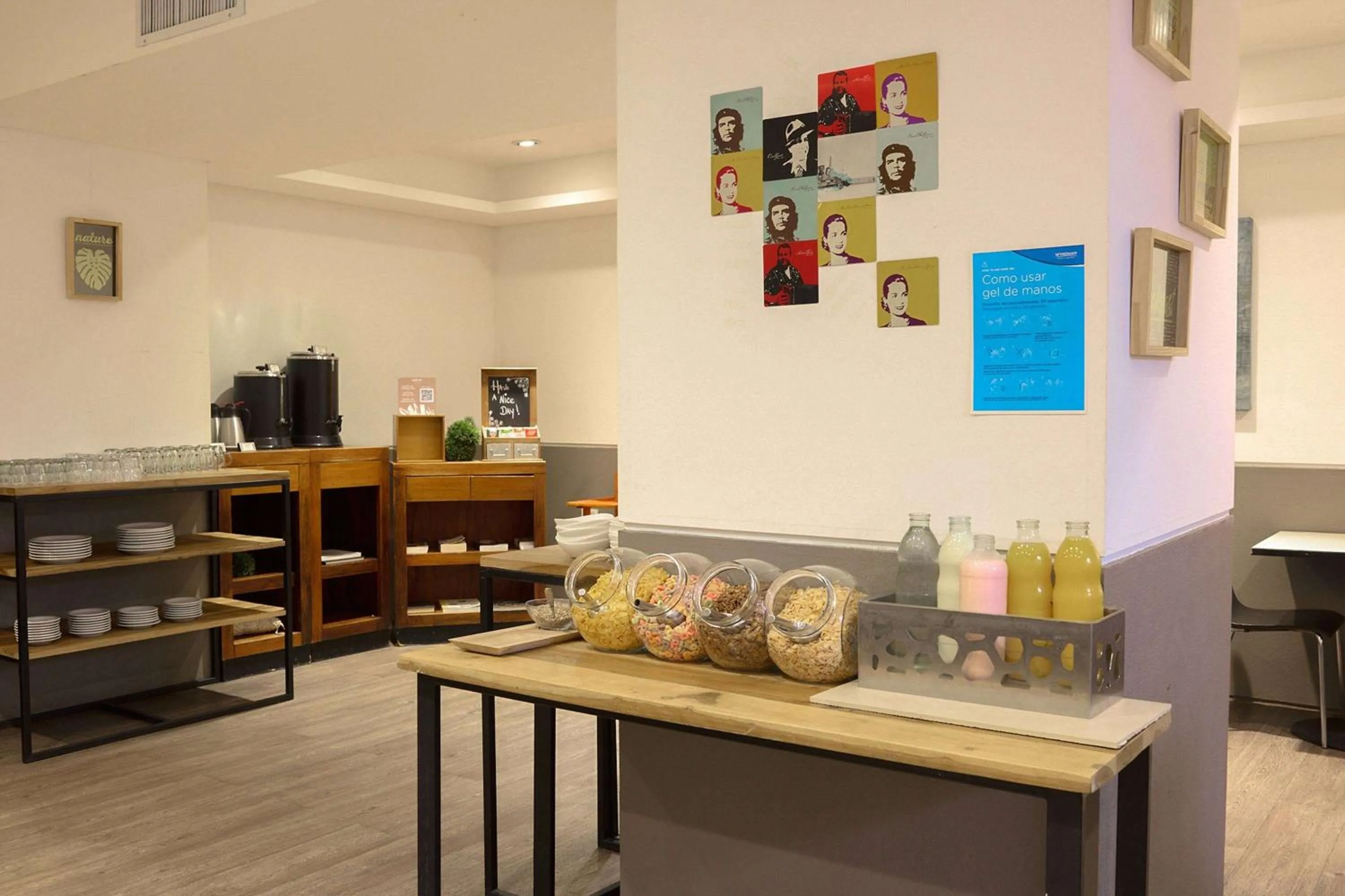 Restaurant/places to eat in Esplendor by Wyndham Buenos Aires