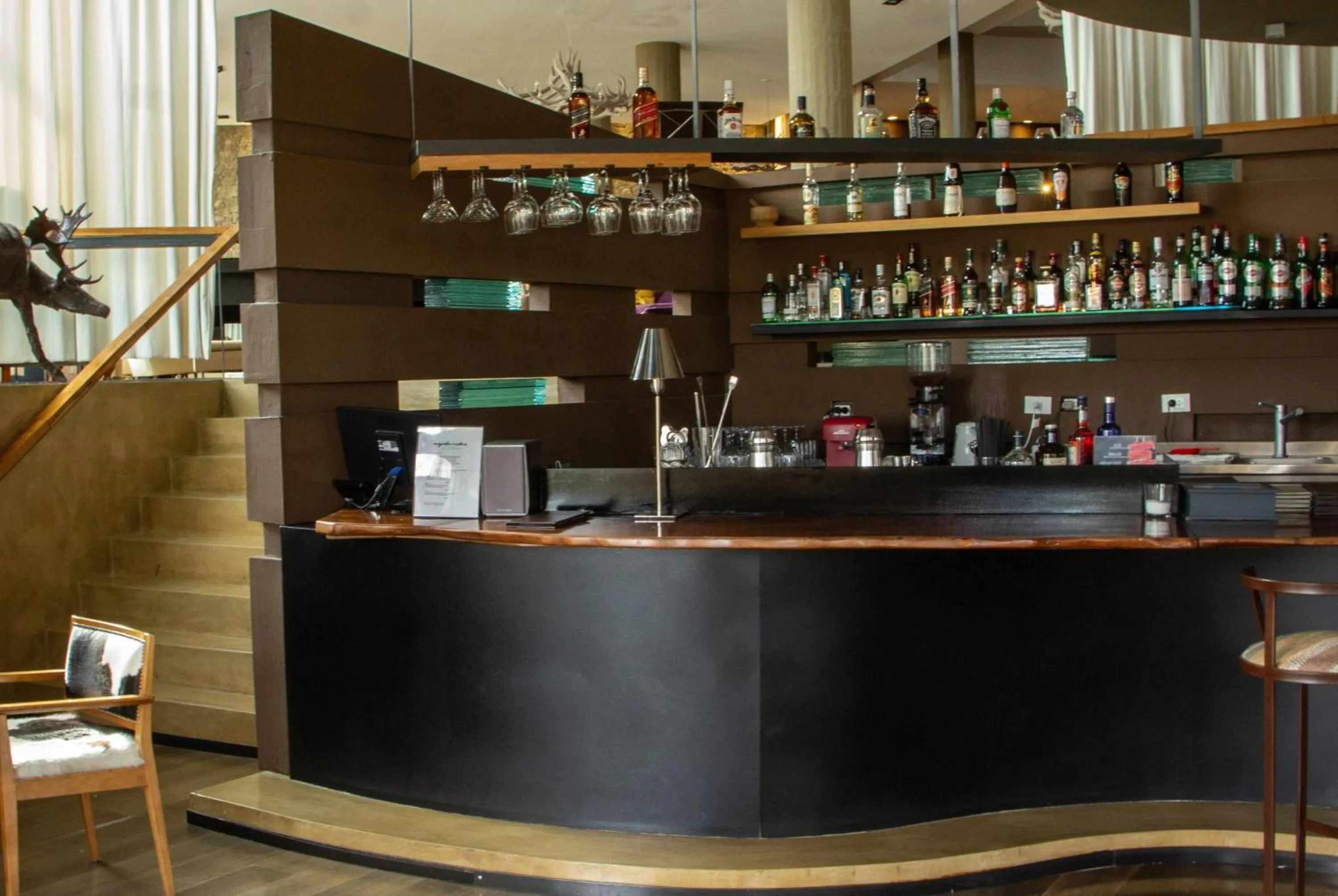 Lounge or bar in Esplendor by Wyndham El Calafate