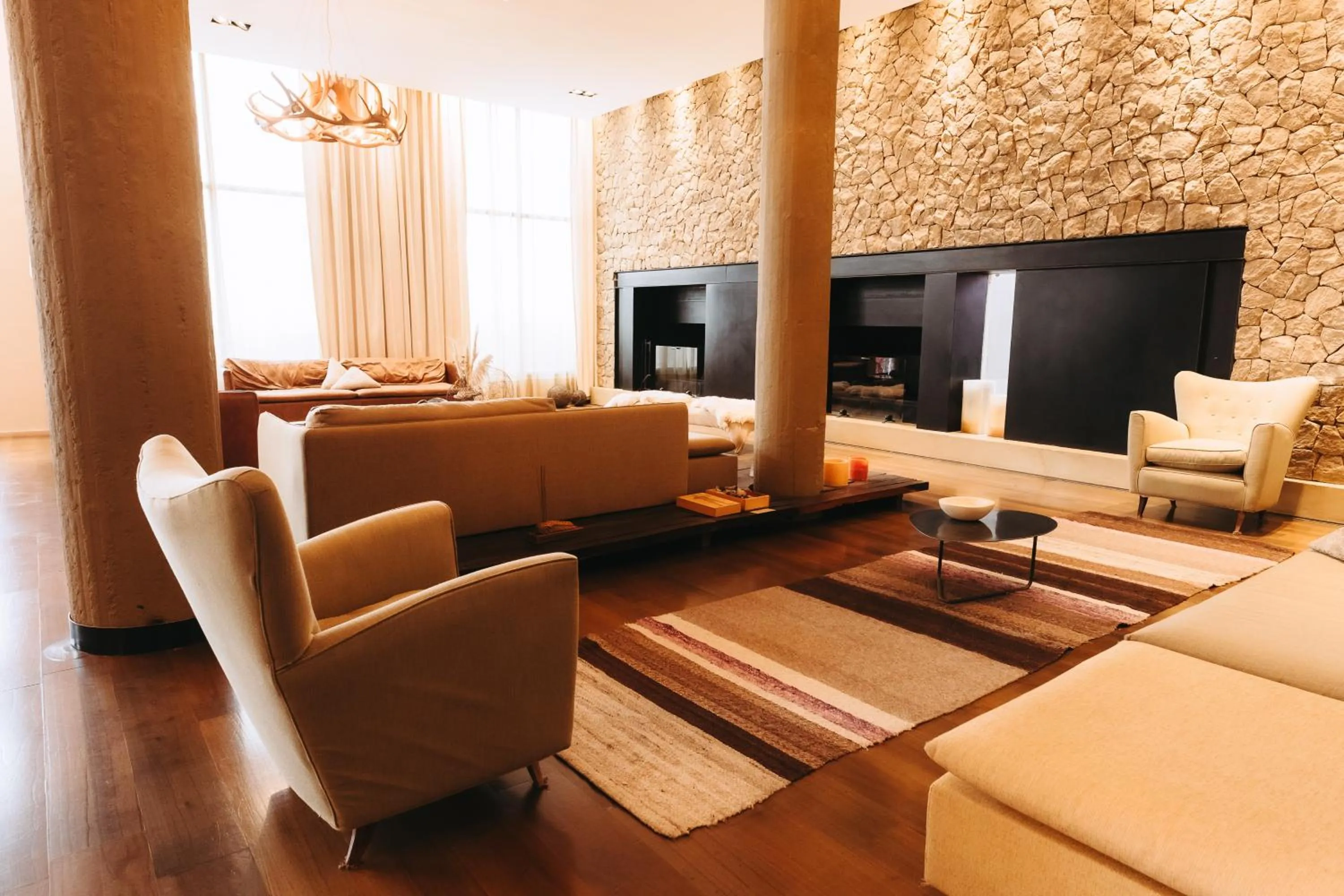 Living room in Esplendor by Wyndham El Calafate