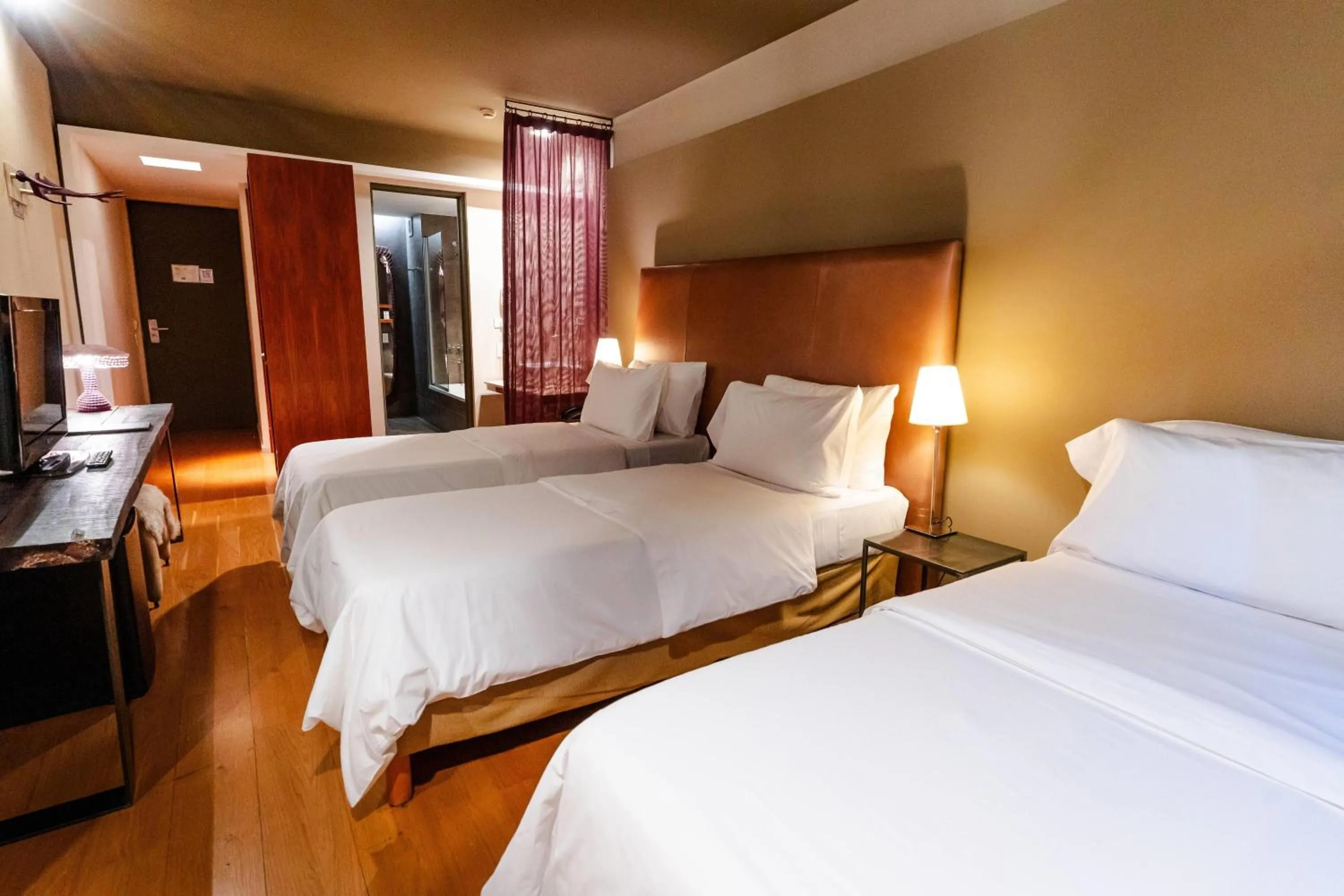 Photo of the whole room, Bed in Esplendor by Wyndham El Calafate