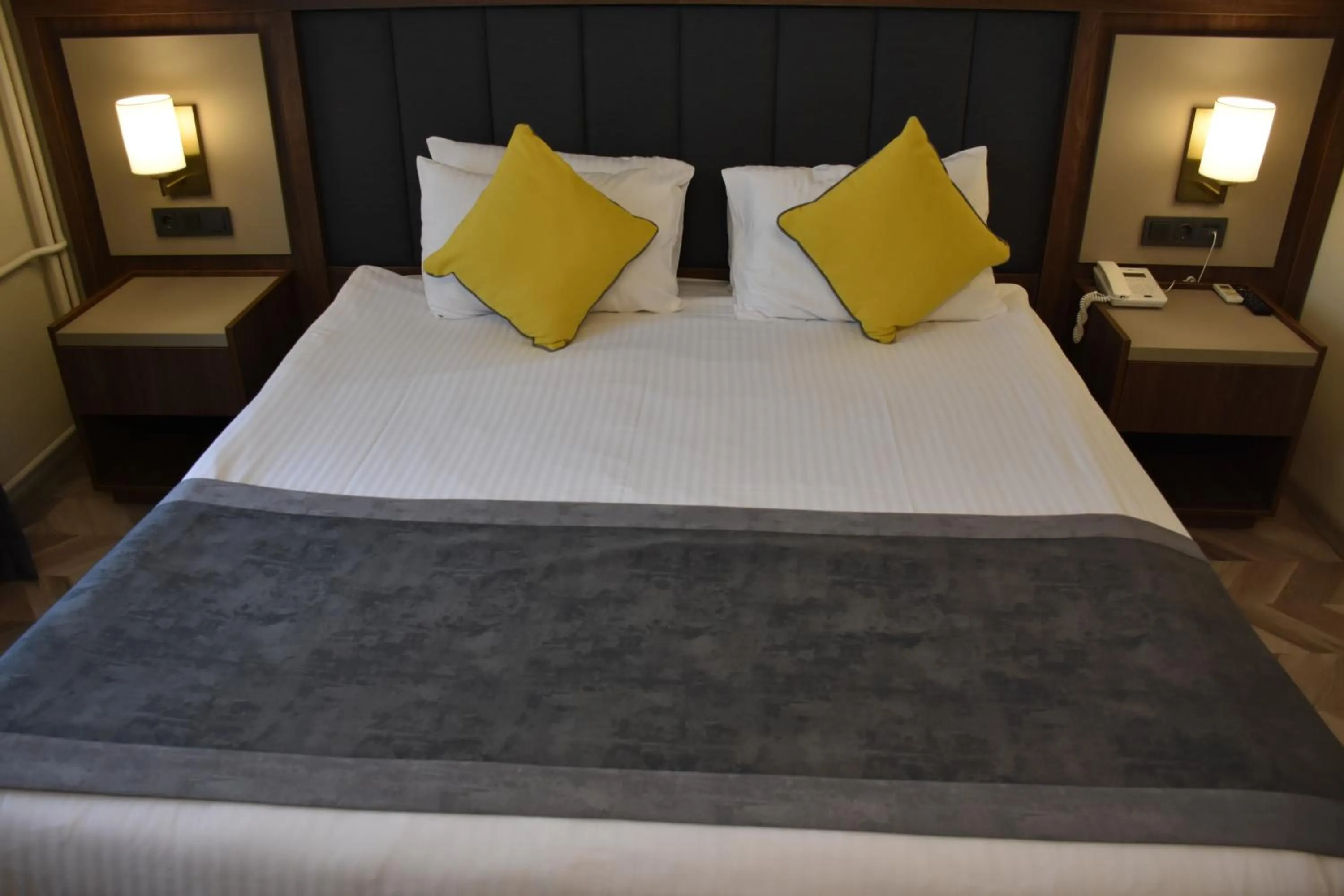 Bedroom, Bed in UK ANKARA Hotel