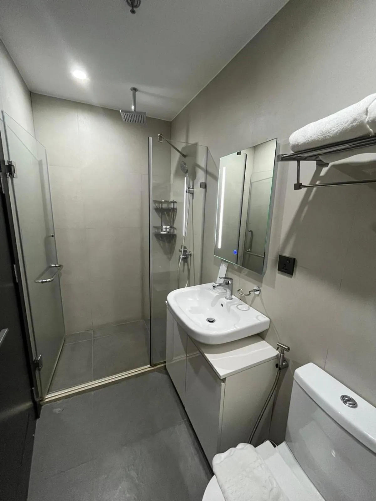 Bathroom in AEON SUITES Staycation
