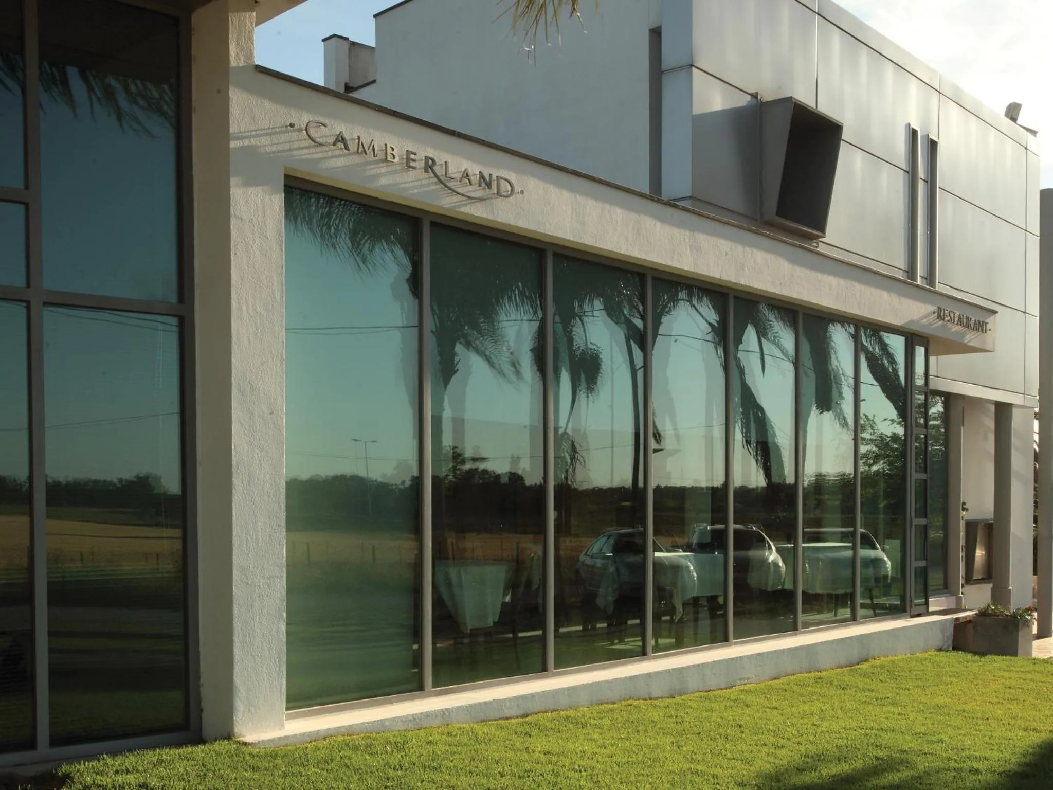 Facade/entrance in Hotel Camberland