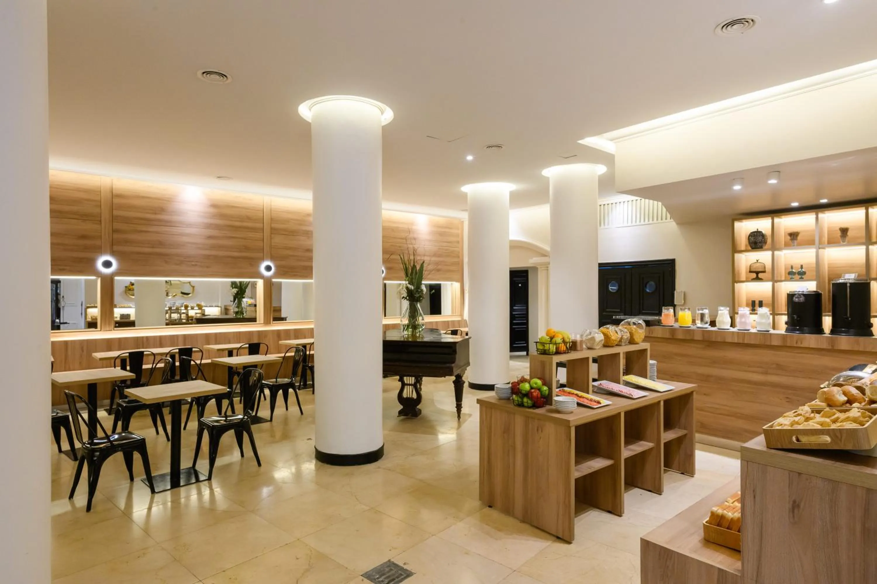 Breakfast in Midtown Boutique Hotel