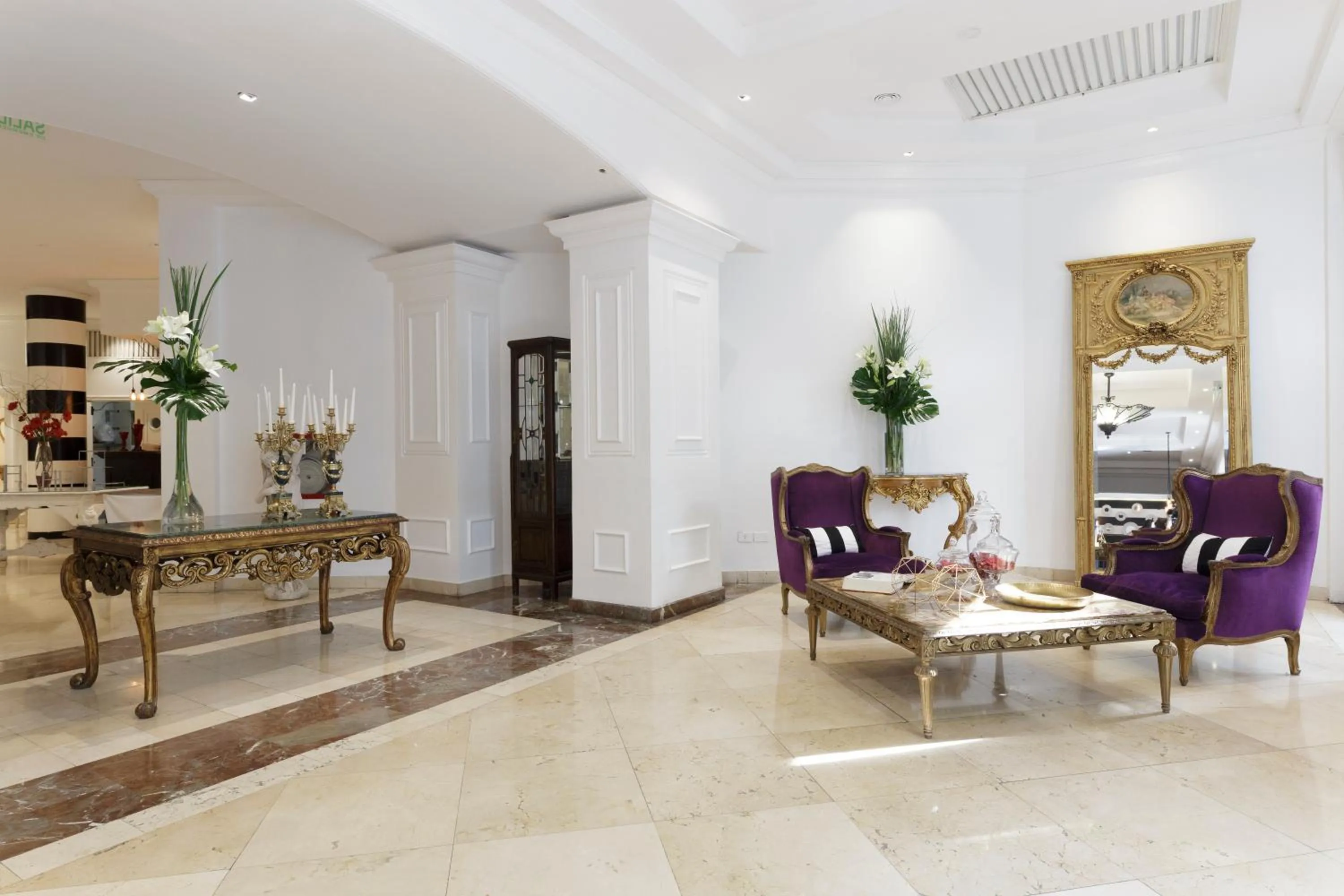 Lobby or reception in Unique Executive Central