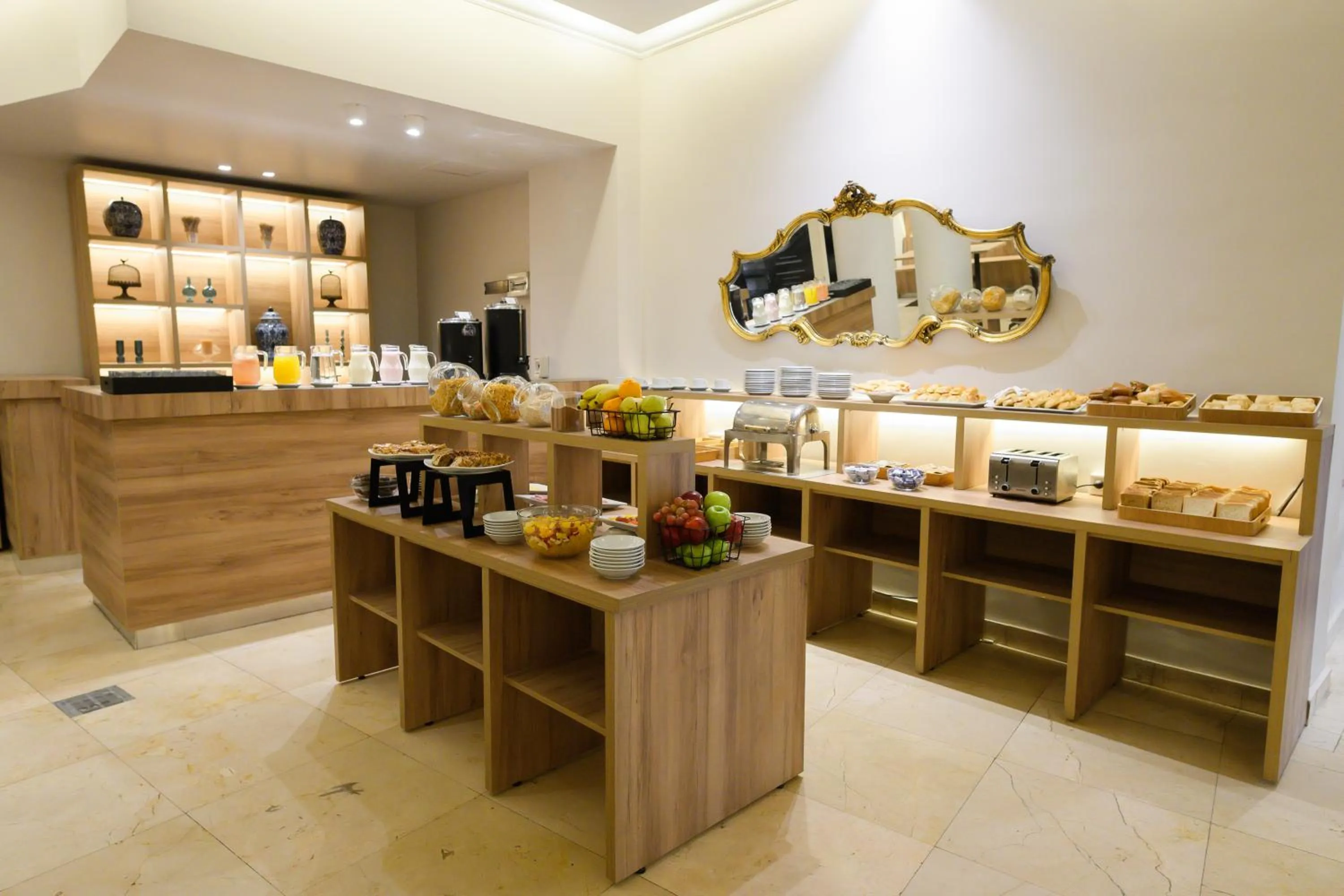 Breakfast in Midtown Boutique Hotel