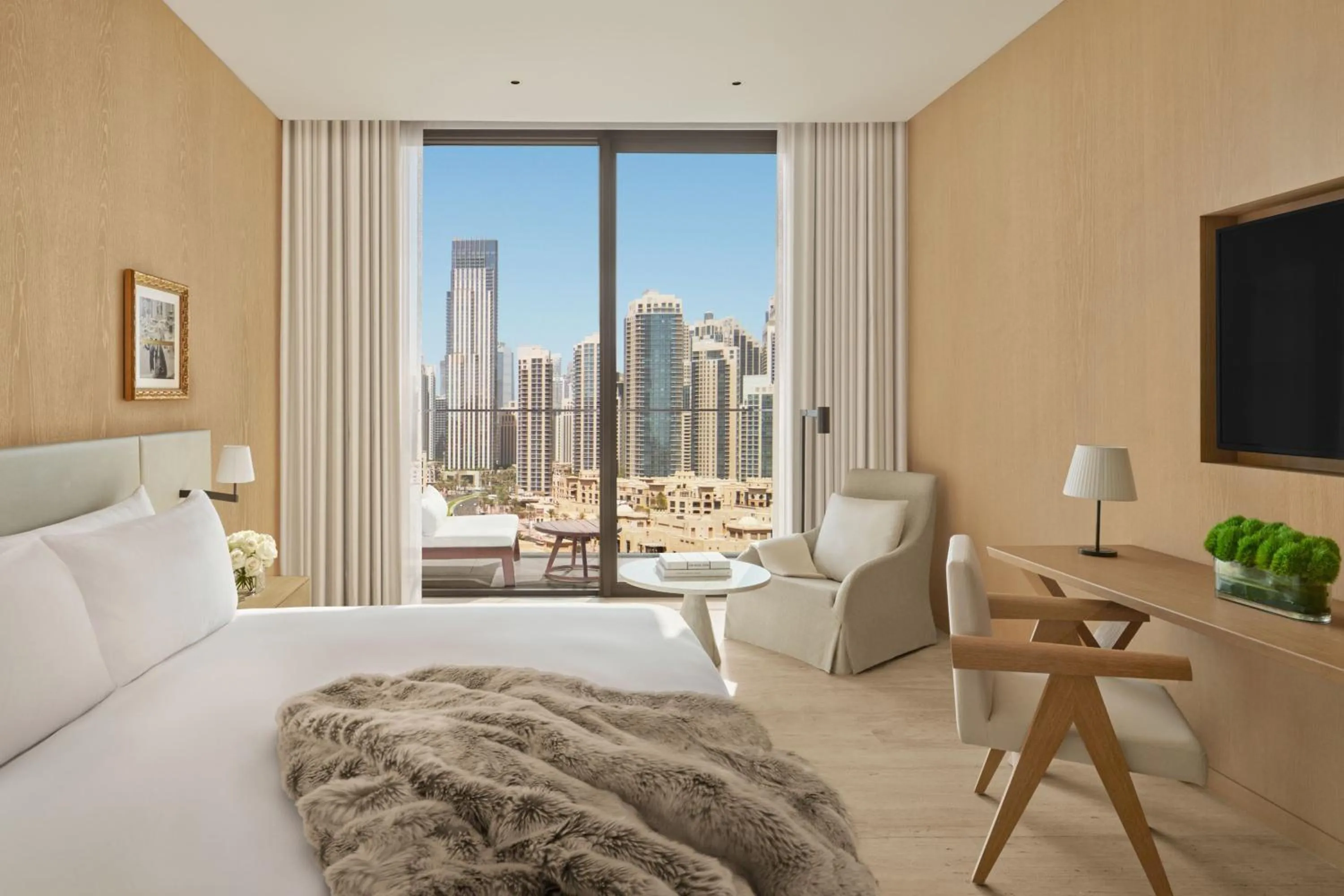 Photo of the whole room, Bed in The Dubai EDITION