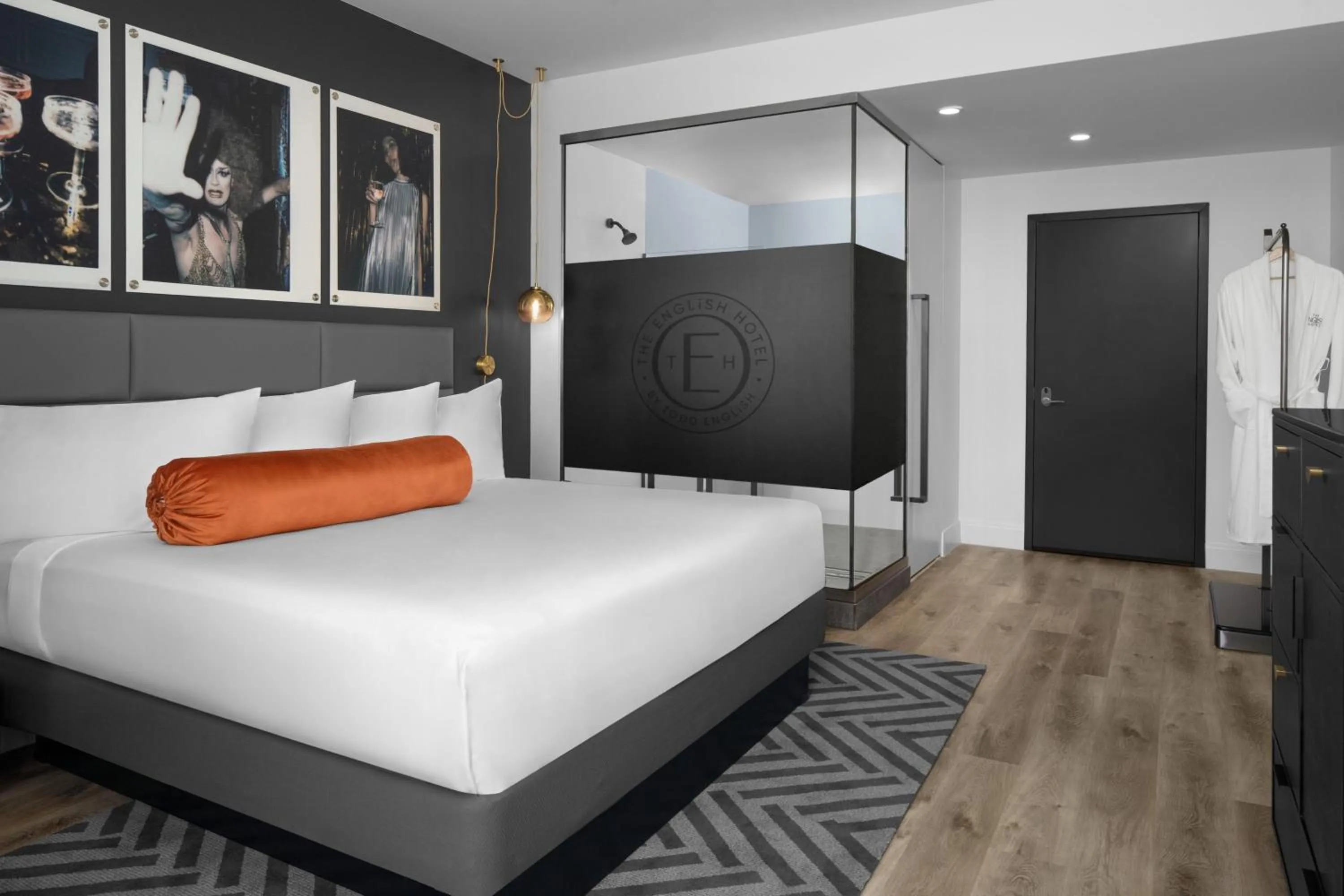 Photo of the whole room, Bed in The ENGLiSH Hotel, Las Vegas, a Tribute Portfolio Hotel