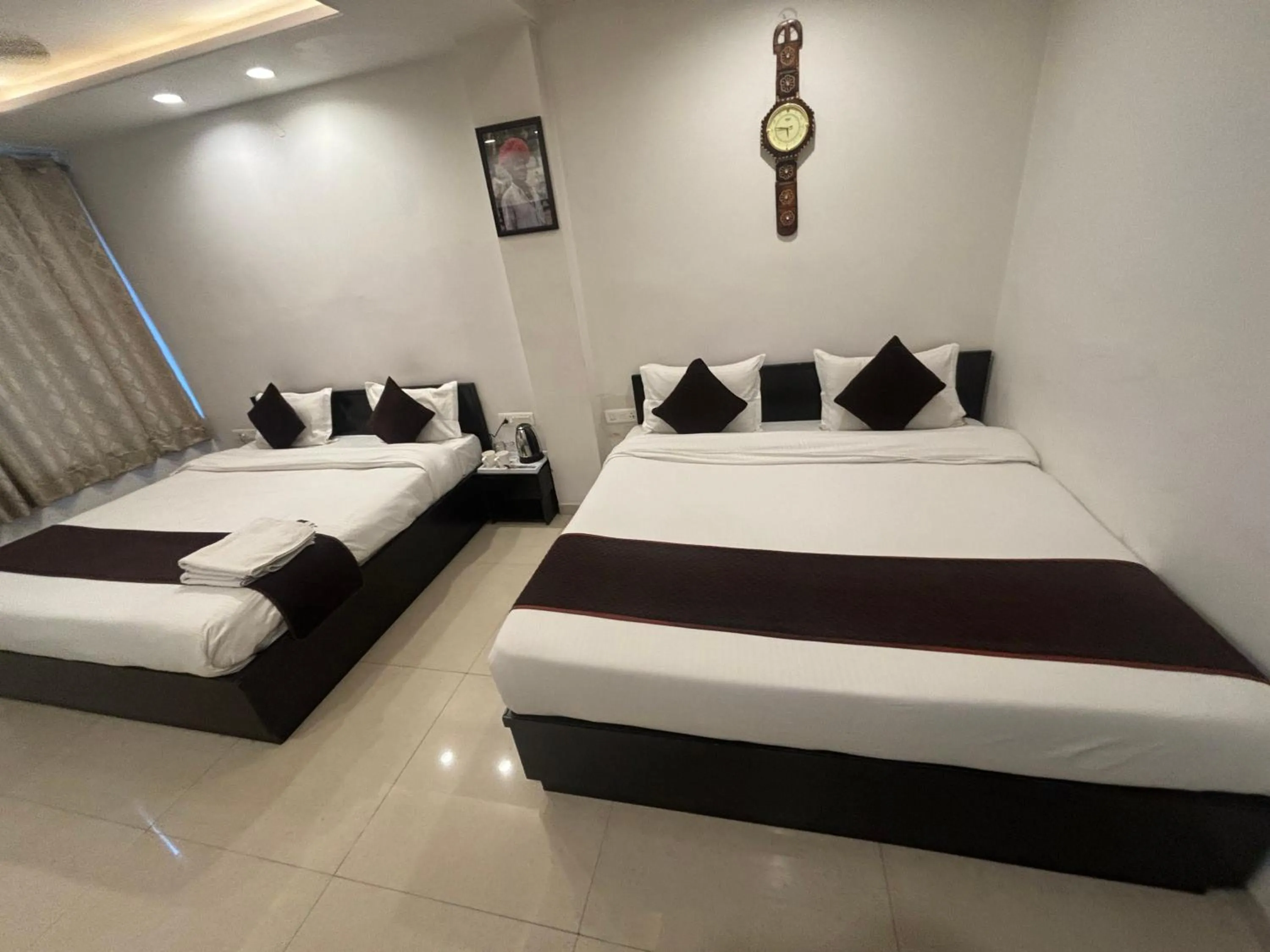 Bedroom, Bed in Hotel Life Inn