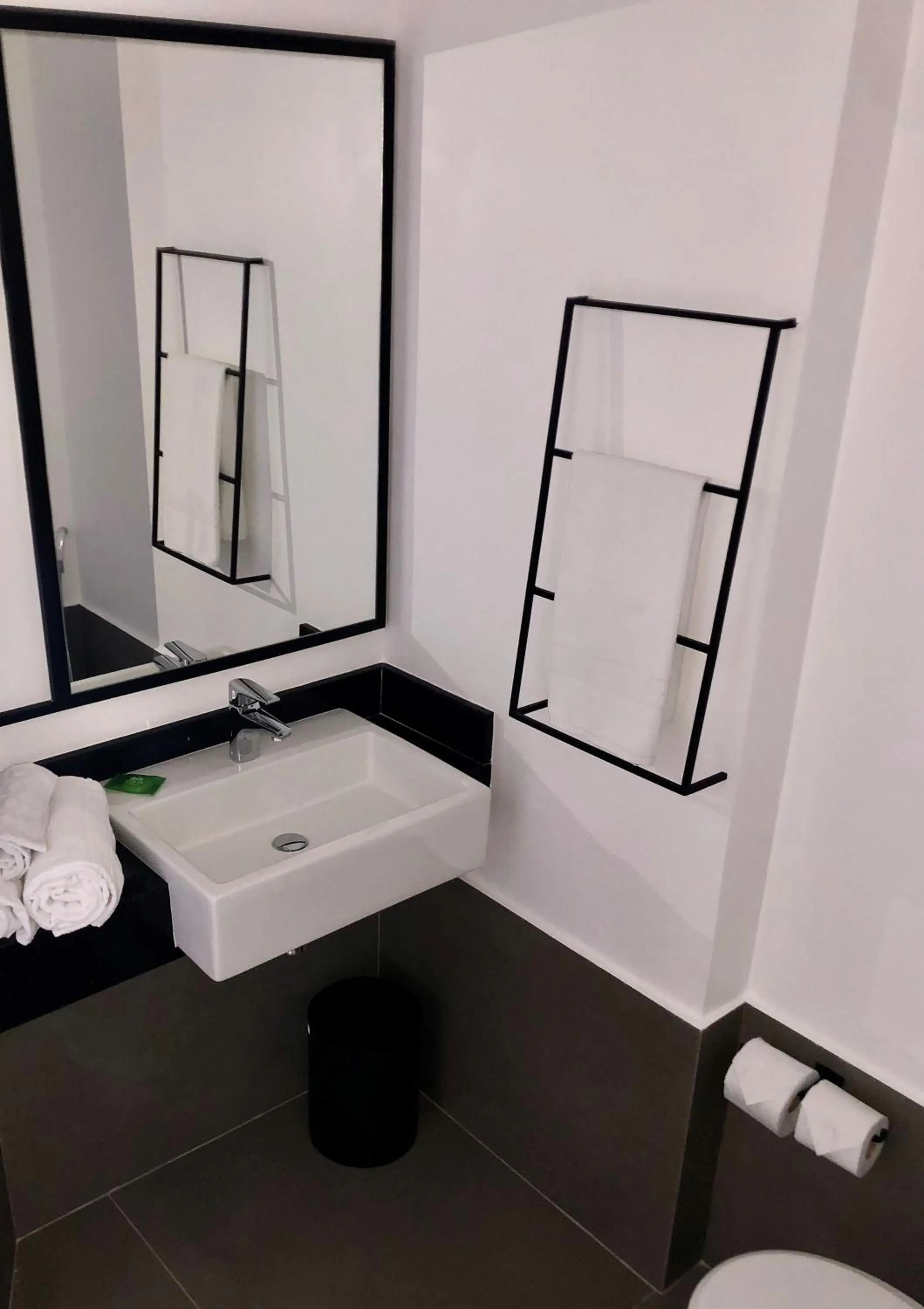 Bathroom in Ibis Balneario Camboriu