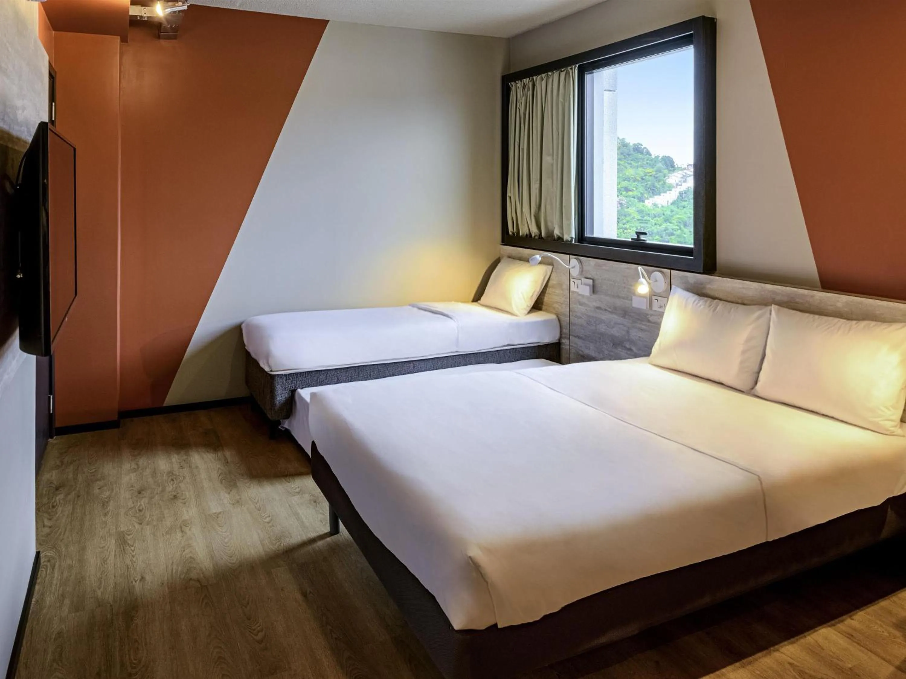 Bedroom, Bed in Ibis Budget Balneario Camboriu
