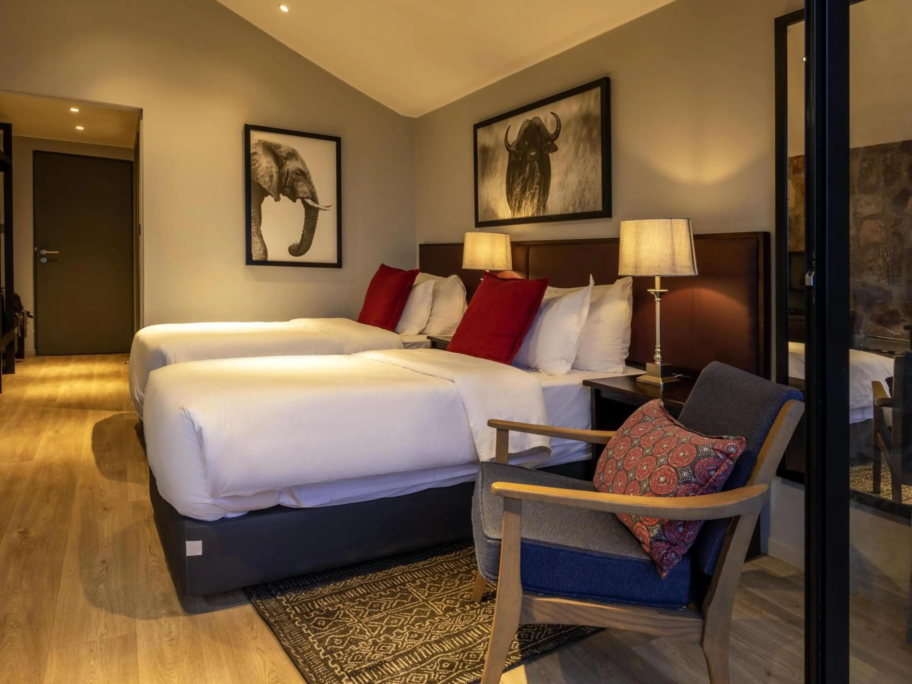 Bedroom, Bed in Mantis Akagera Game Lodge