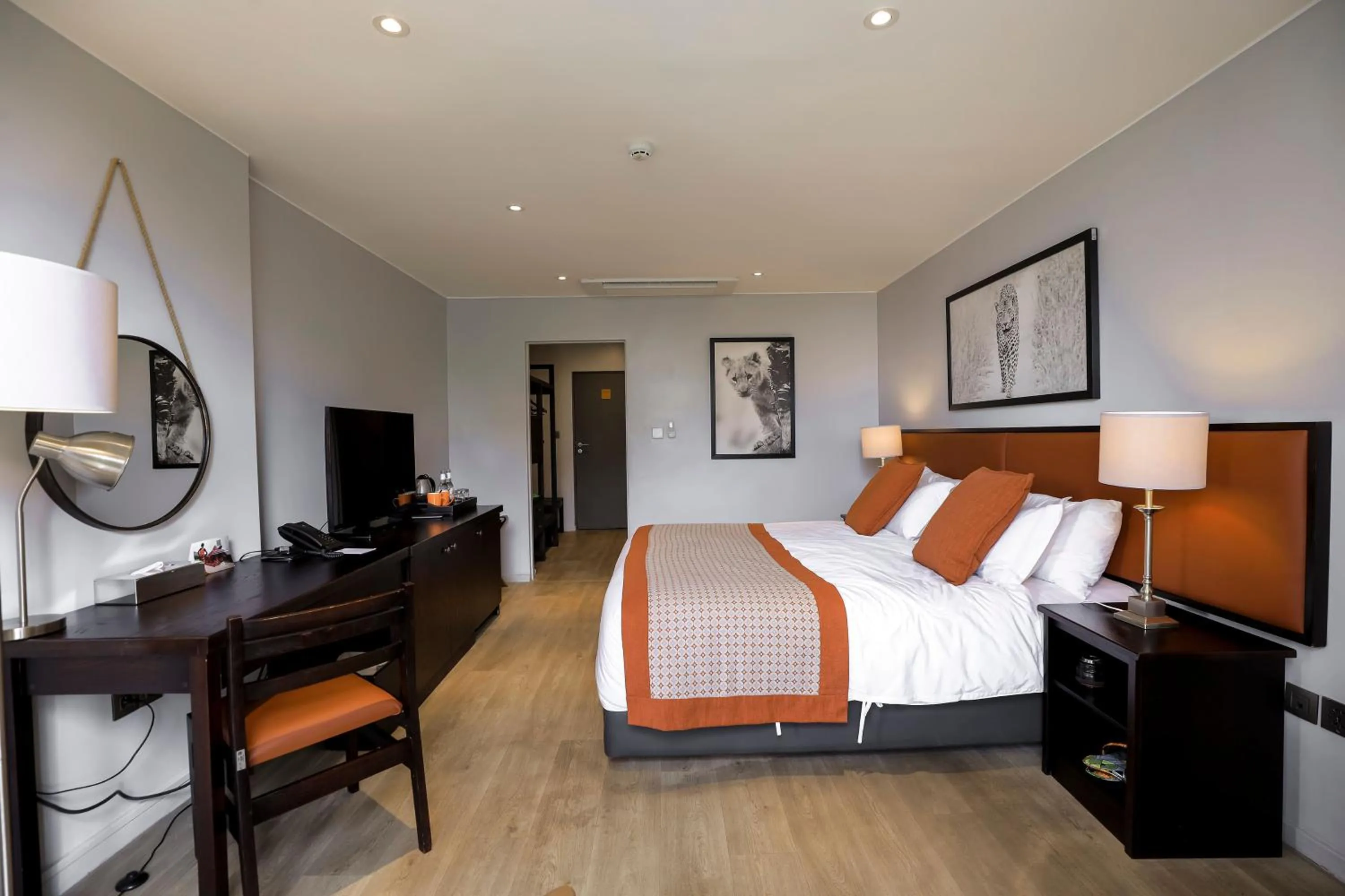 TV and multimedia, Bed in Mantis Akagera Game Lodge