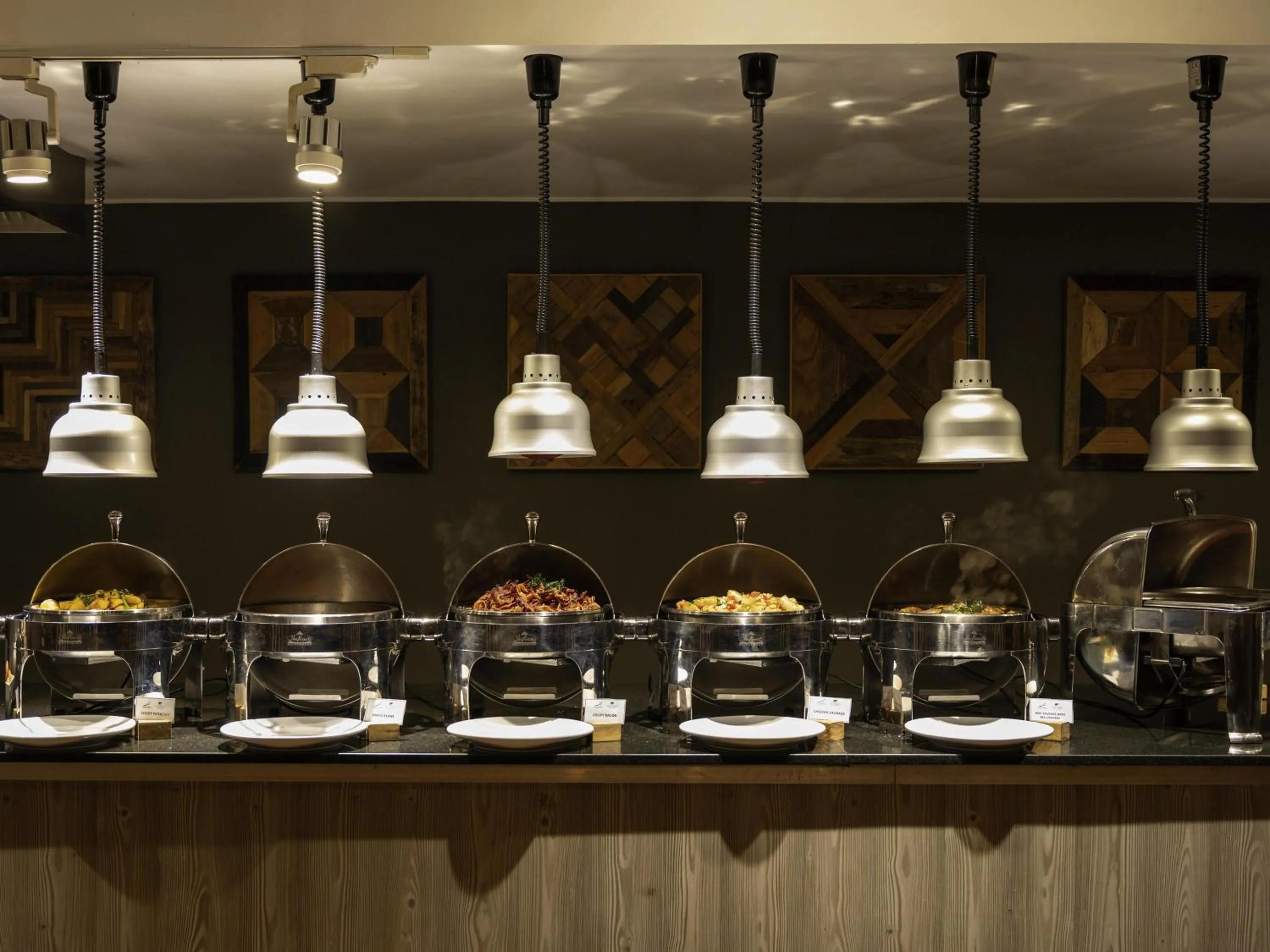 Restaurant/places to eat in Mantis Akagera Game Lodge