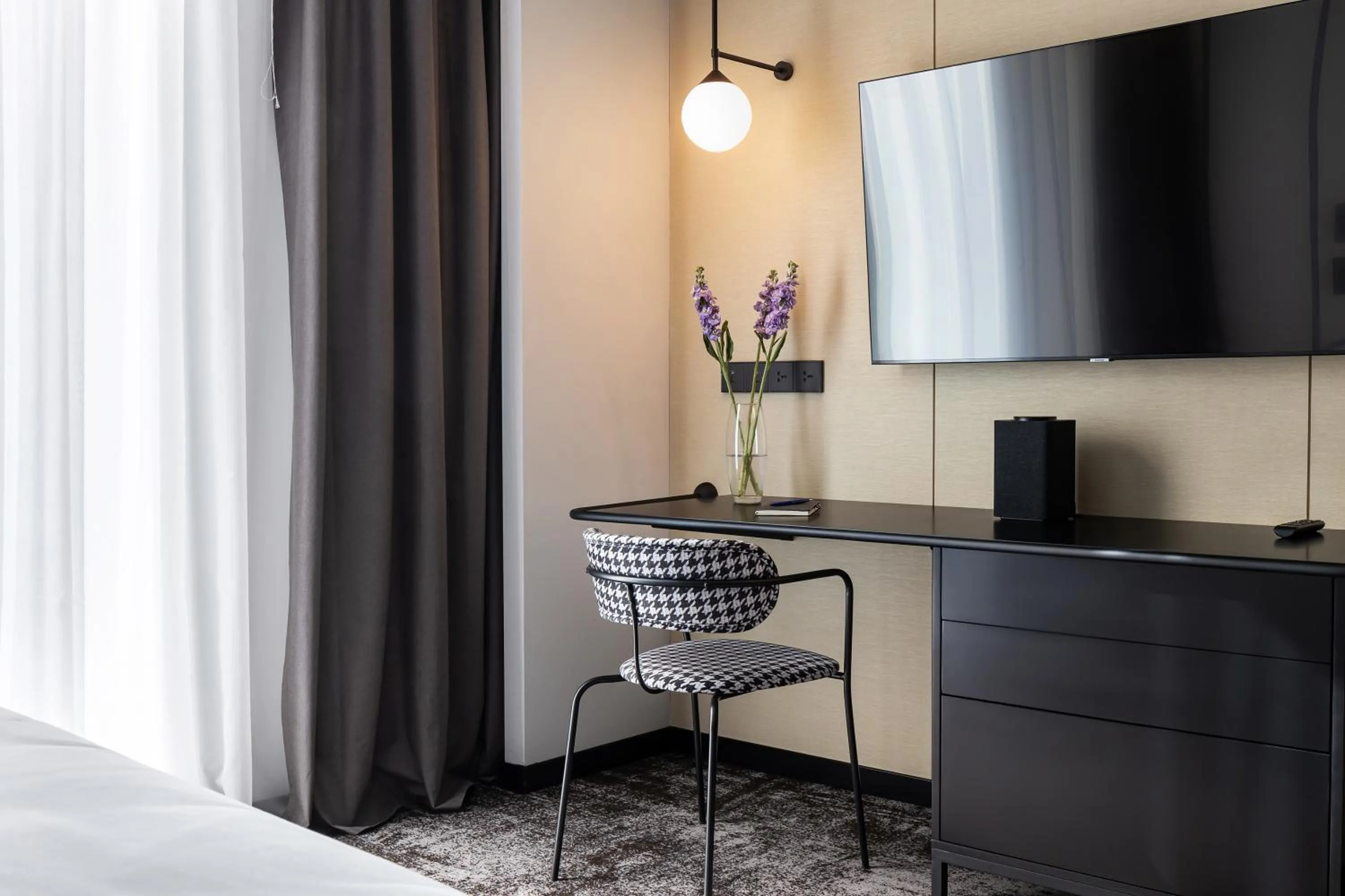 Living room, Bed in Novotel Living Almaty Jetisu