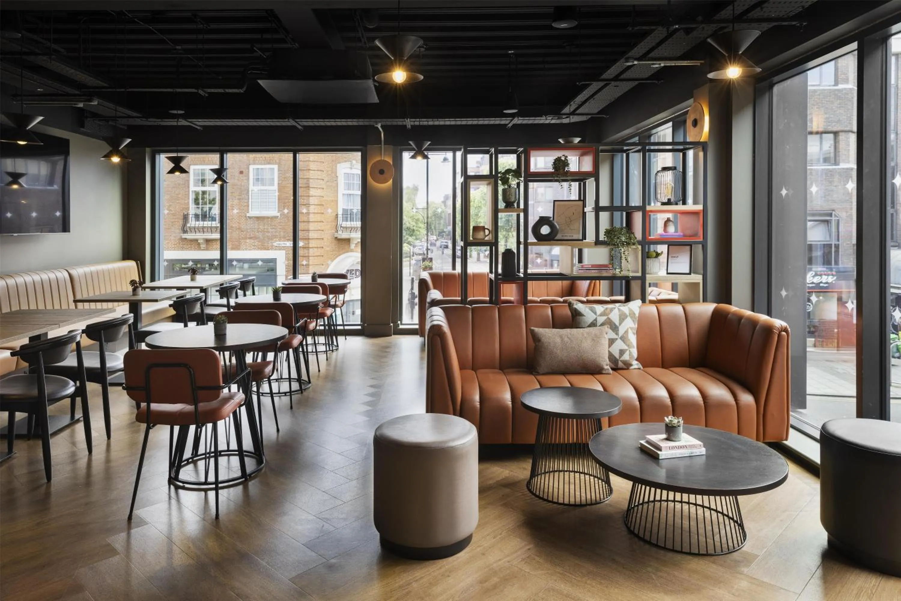 Lobby or reception in Spark by Hilton London Romford