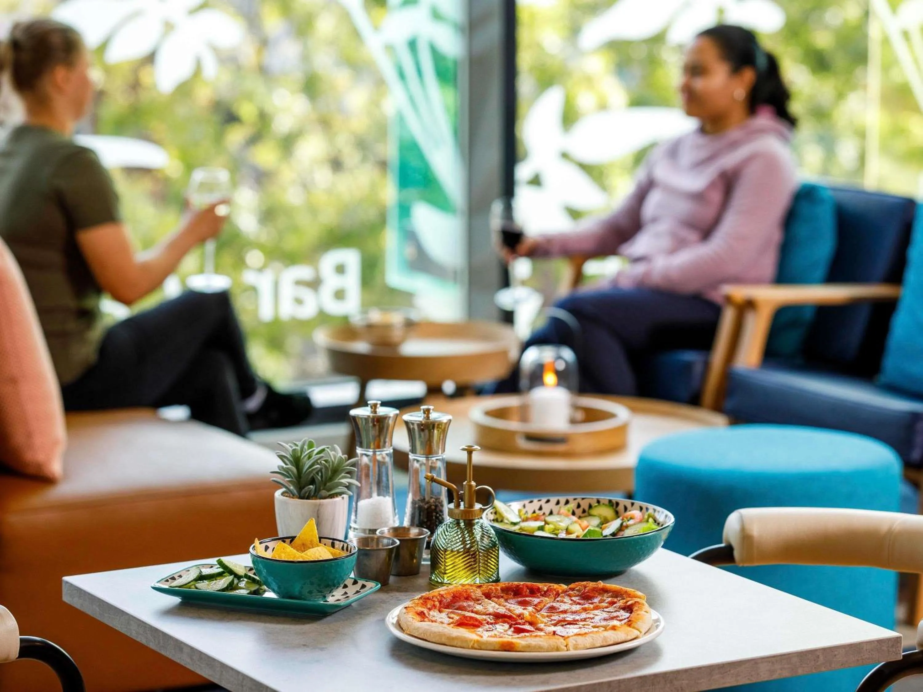 Restaurant/places to eat in ibis budget London Heathrow Central