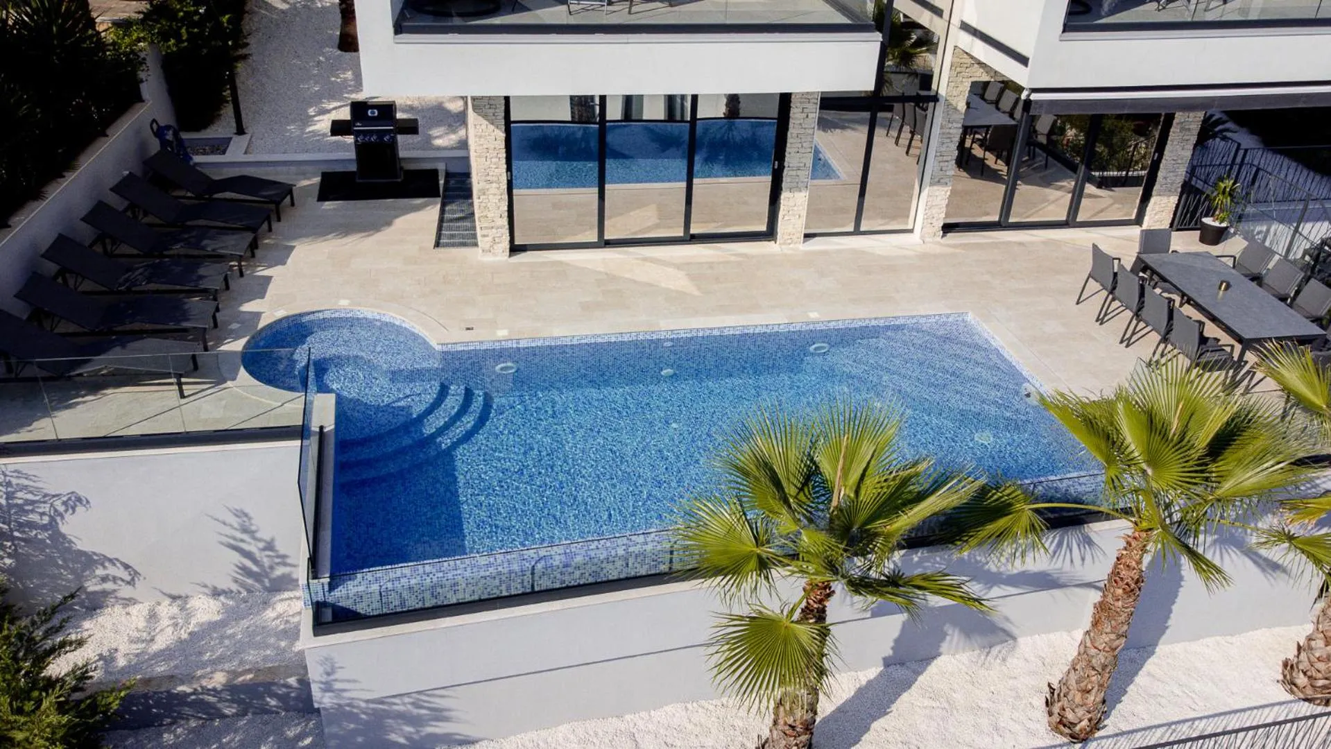 Swimming pool in Villas-Kroatien