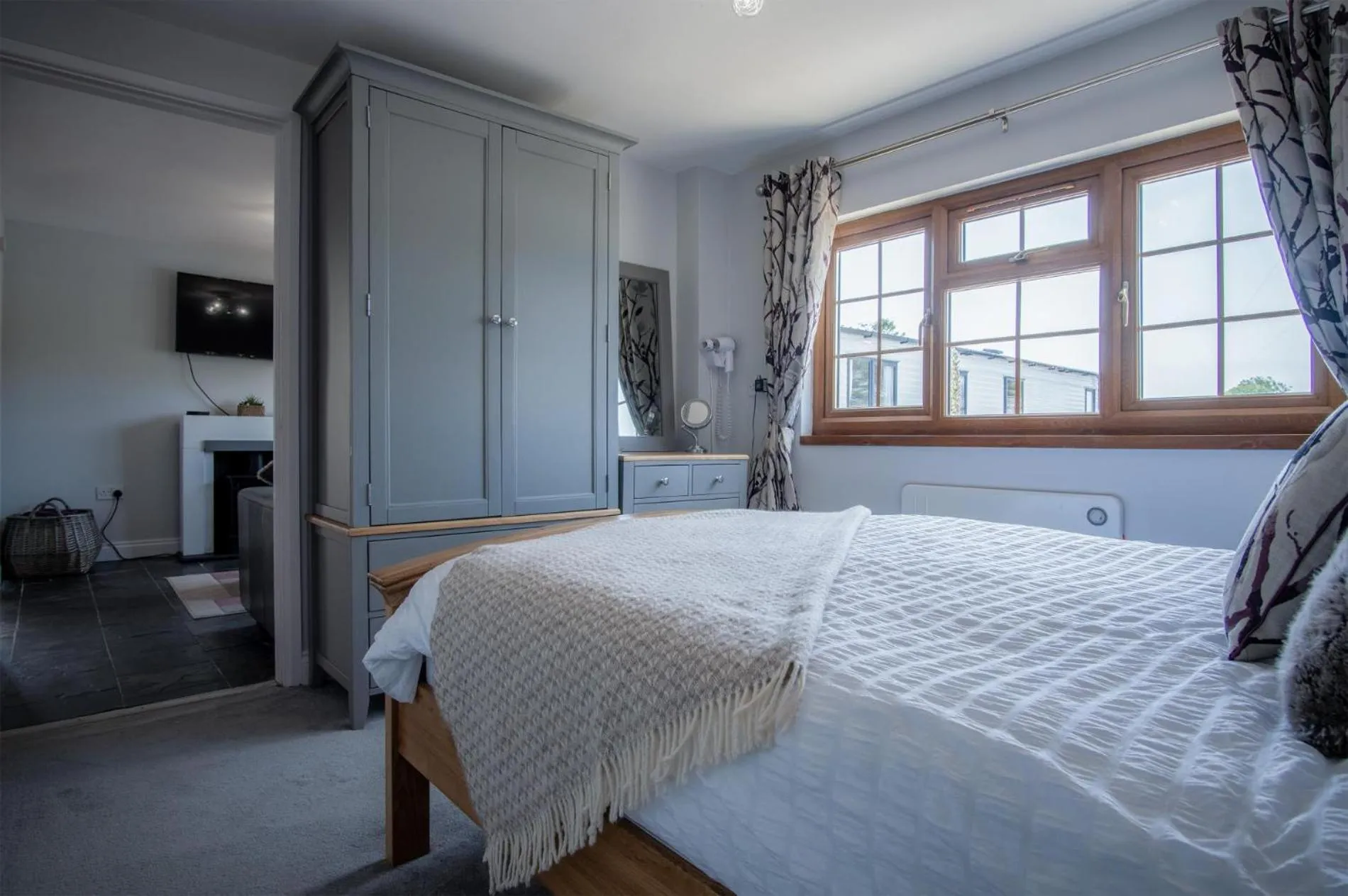 Floor plan, Bed in Lilac Cottage - 1 Bedroom Cottage - Amroth