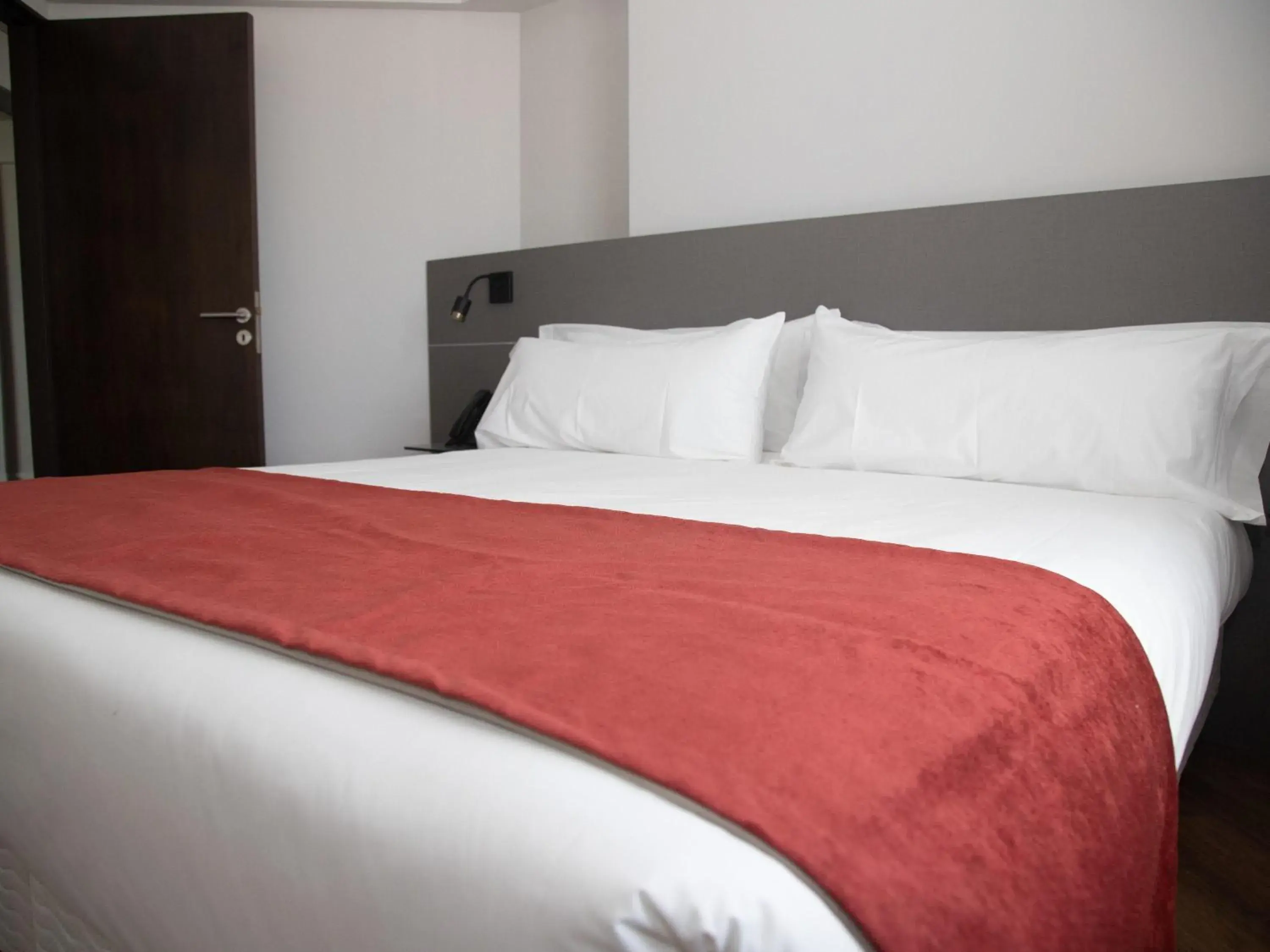 Standard King Room in Mercure Rosario Standard King Room in Mercure Rosario