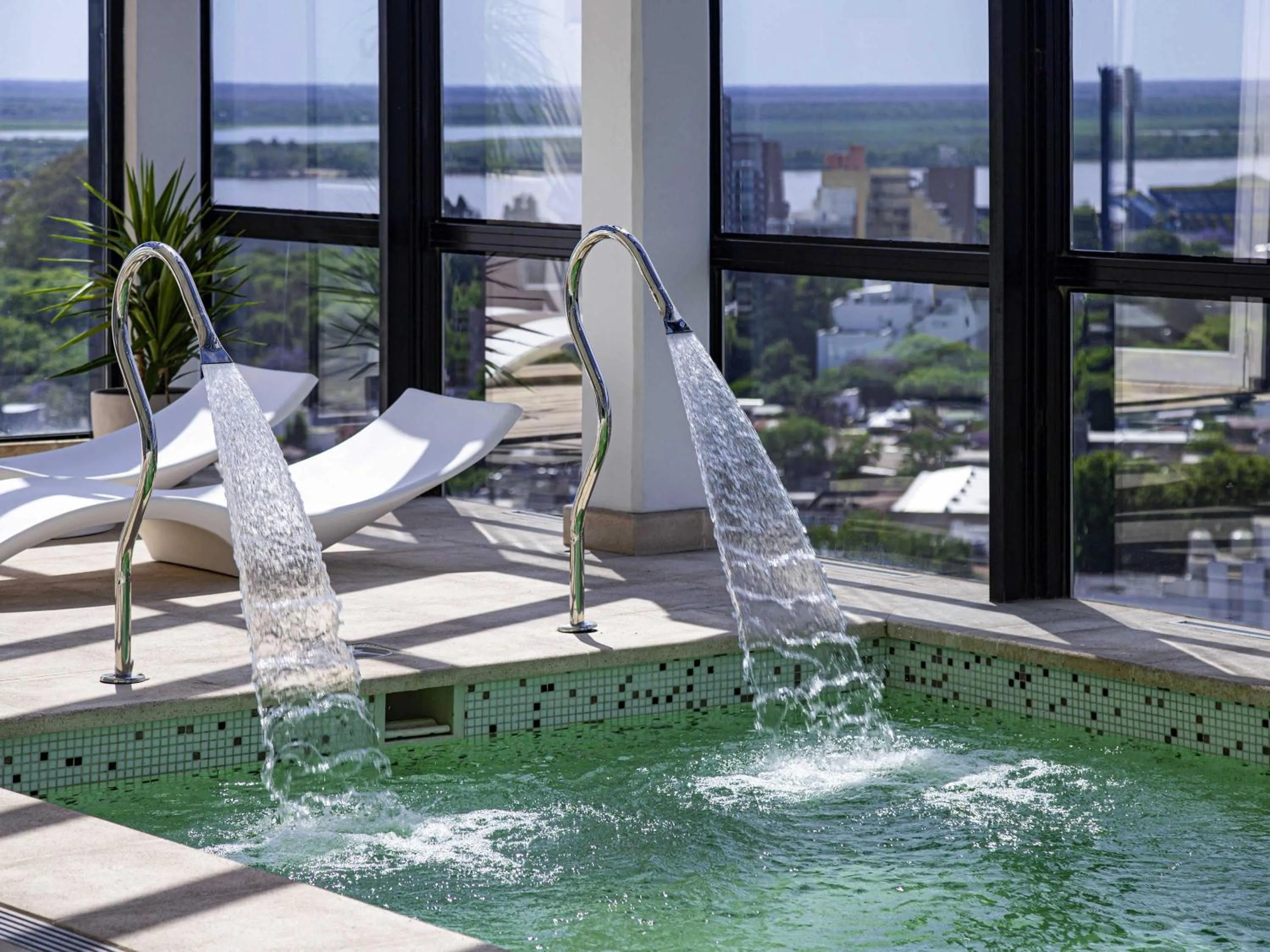 Property building in Mercure Rosario