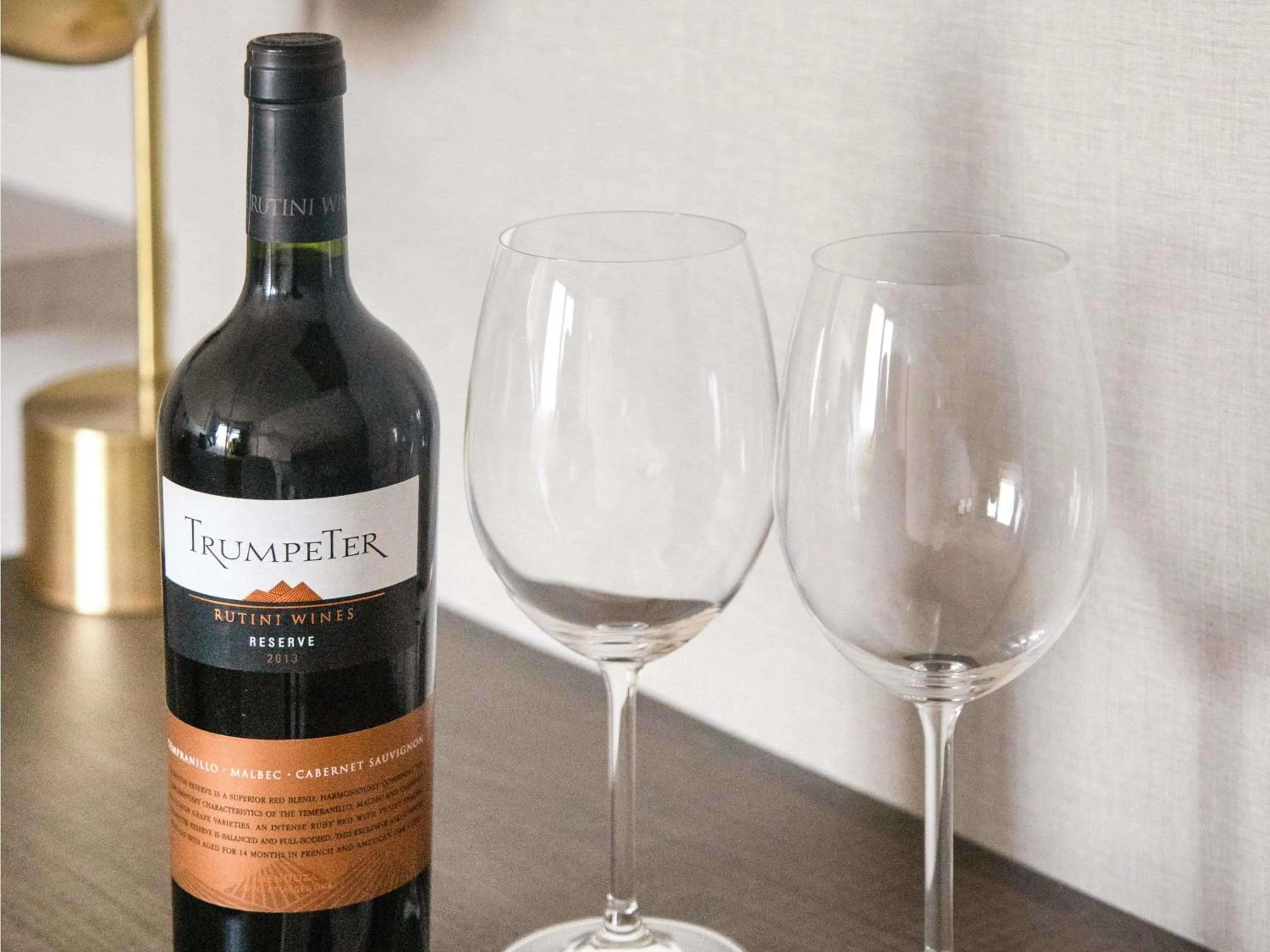 Photo of the whole room in Mercure Rosario