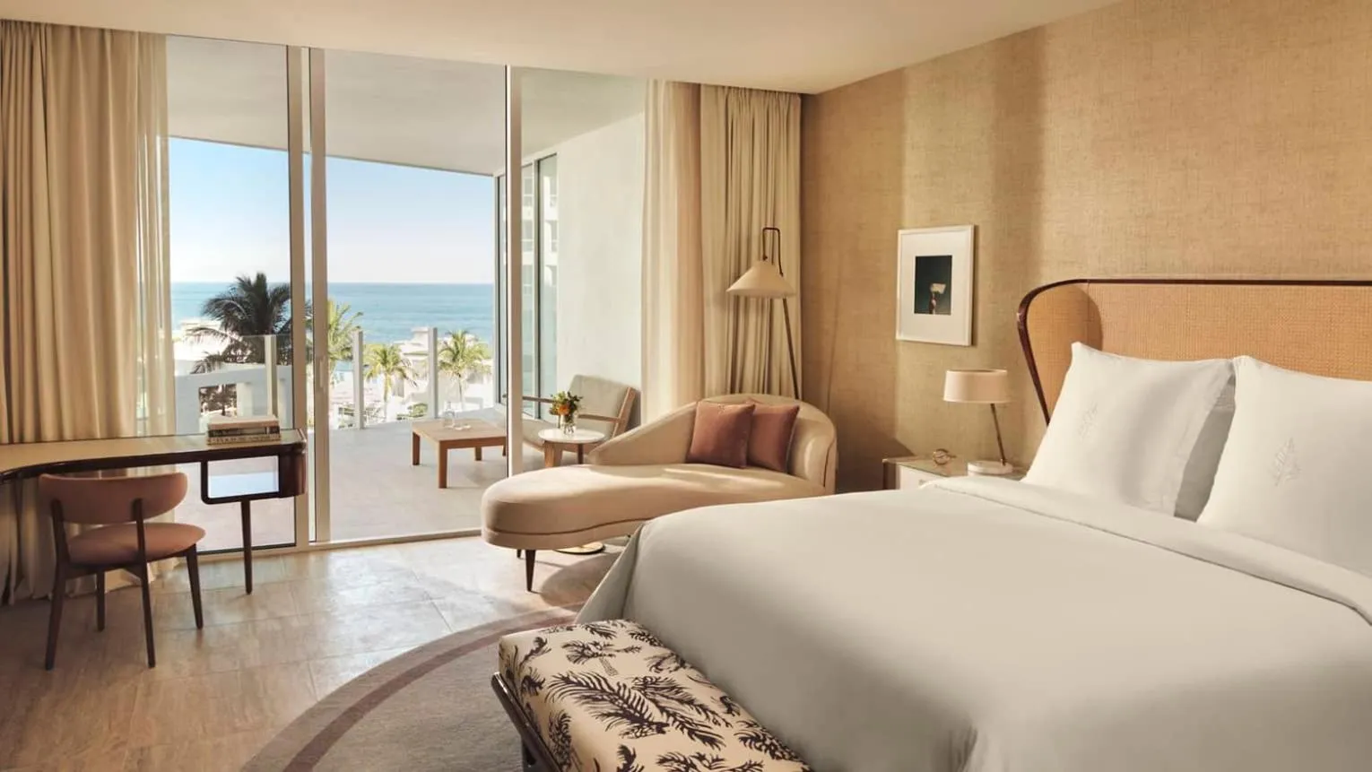 Bed in Four Seasons Hotel and Residences Fort Lauderdale