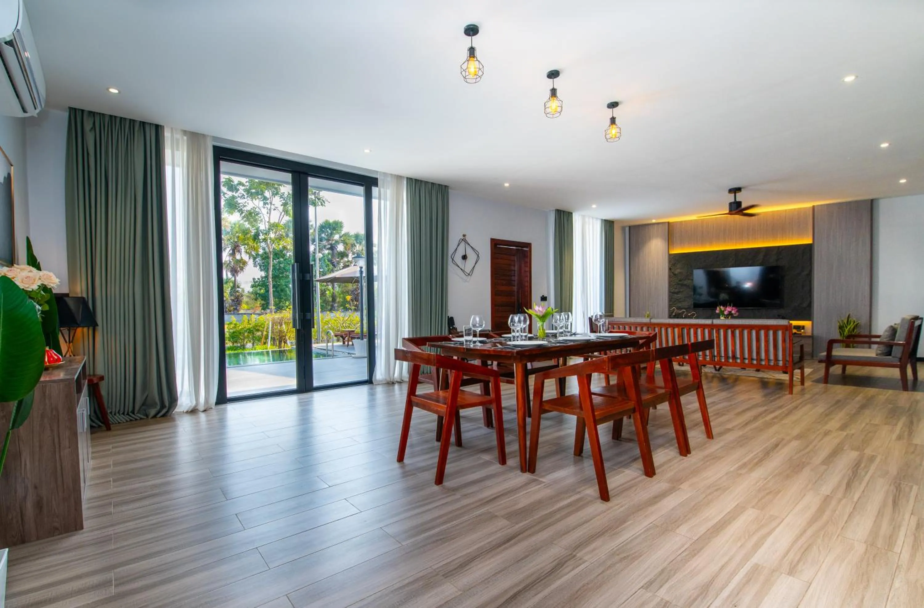 Communal lounge/ TV room in Good Time Relax Resort