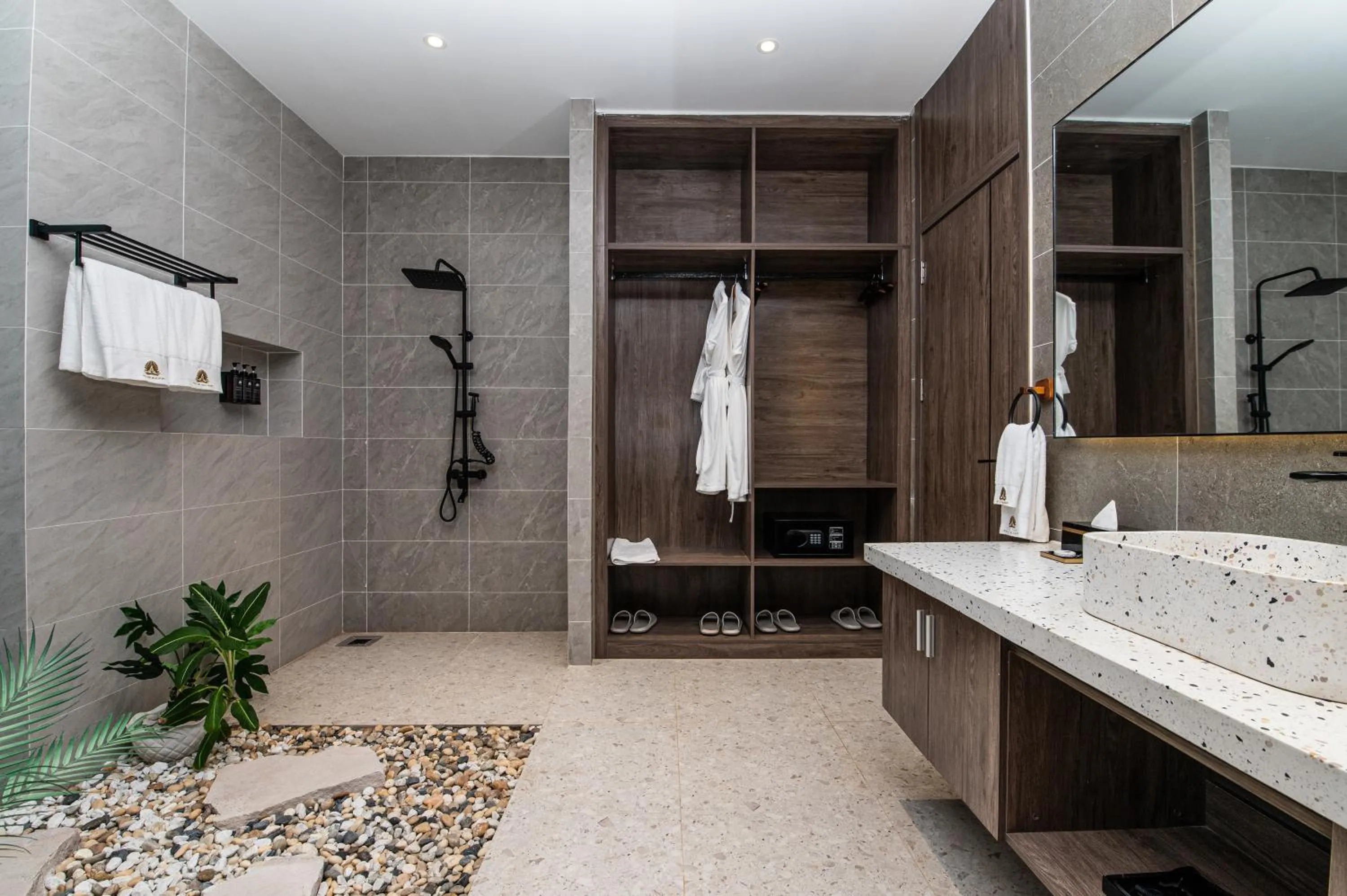 Shower in Good Time Relax Resort