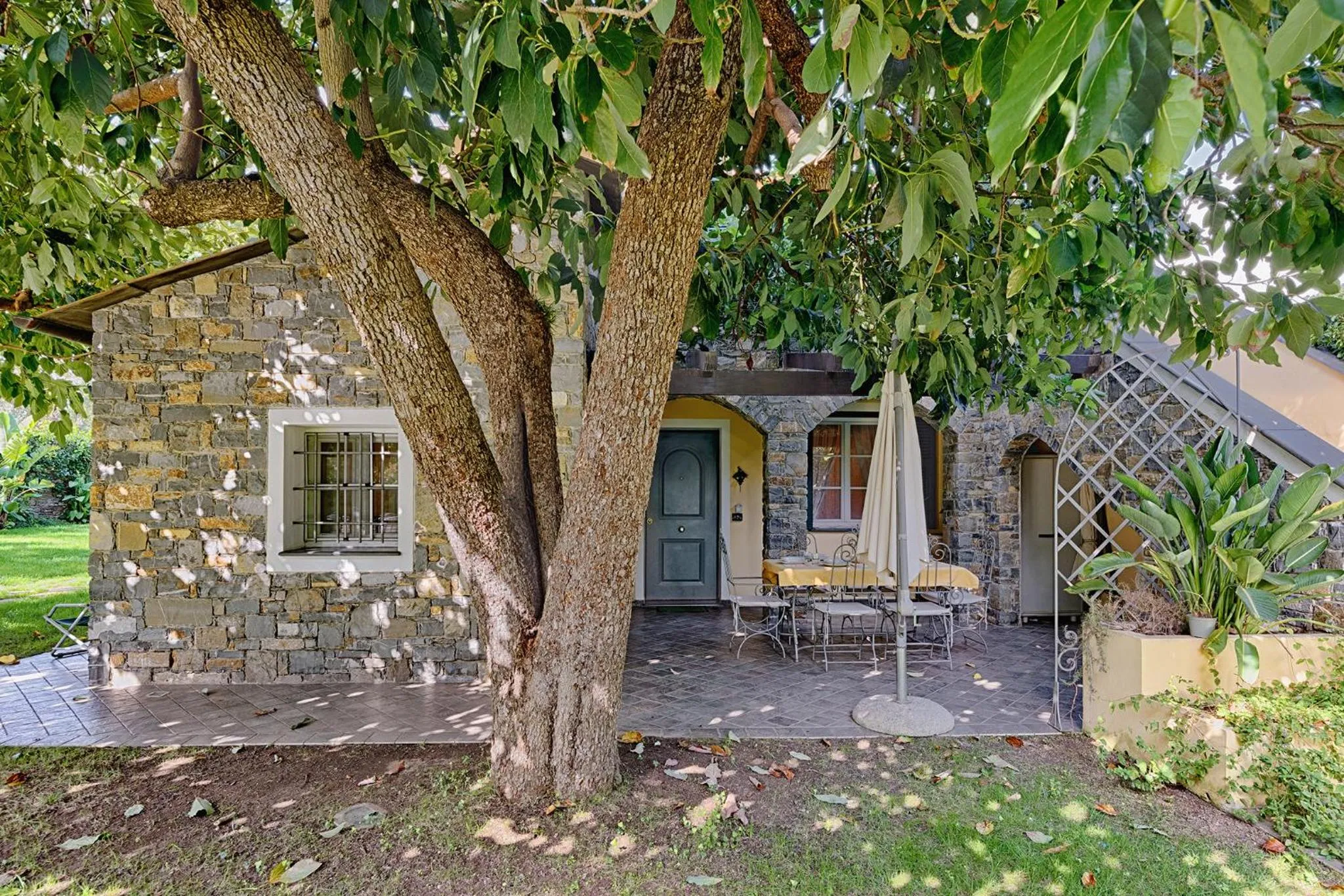 Property building in Casa Vacanze Nel Giardino di Renzo